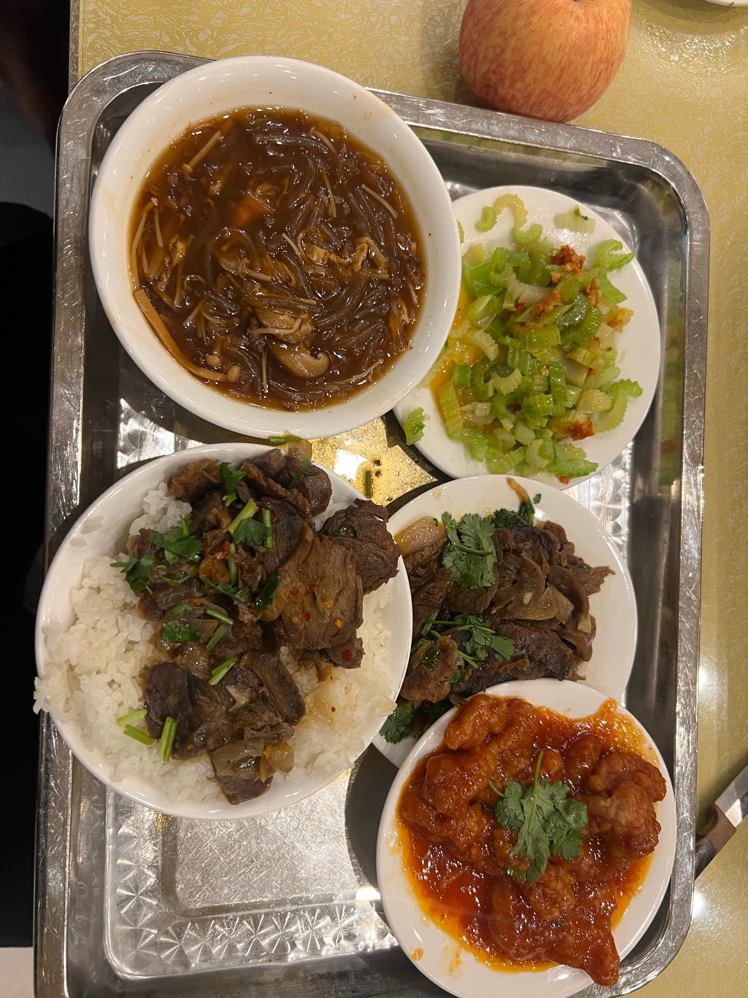 老哥们夜班太难熬了  今天只能多吃点

39 / 作者:神戳戳的 / 