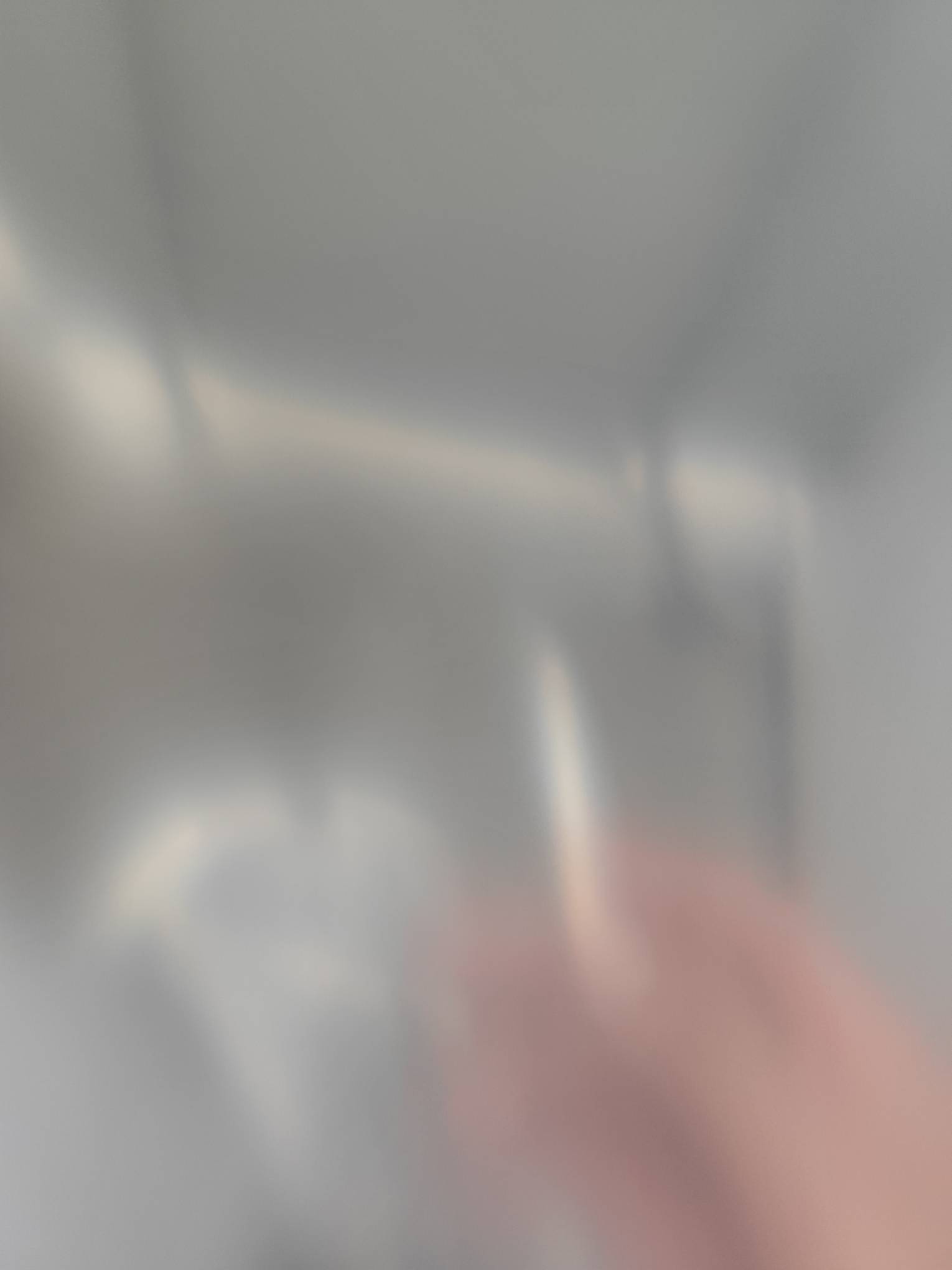 老哥们我进厂了，今天休息我买完烟还有三块钱，但我依旧拿厂牌去食堂美美的吃了一顿

12 / 作者:不过是大梦一场 / 