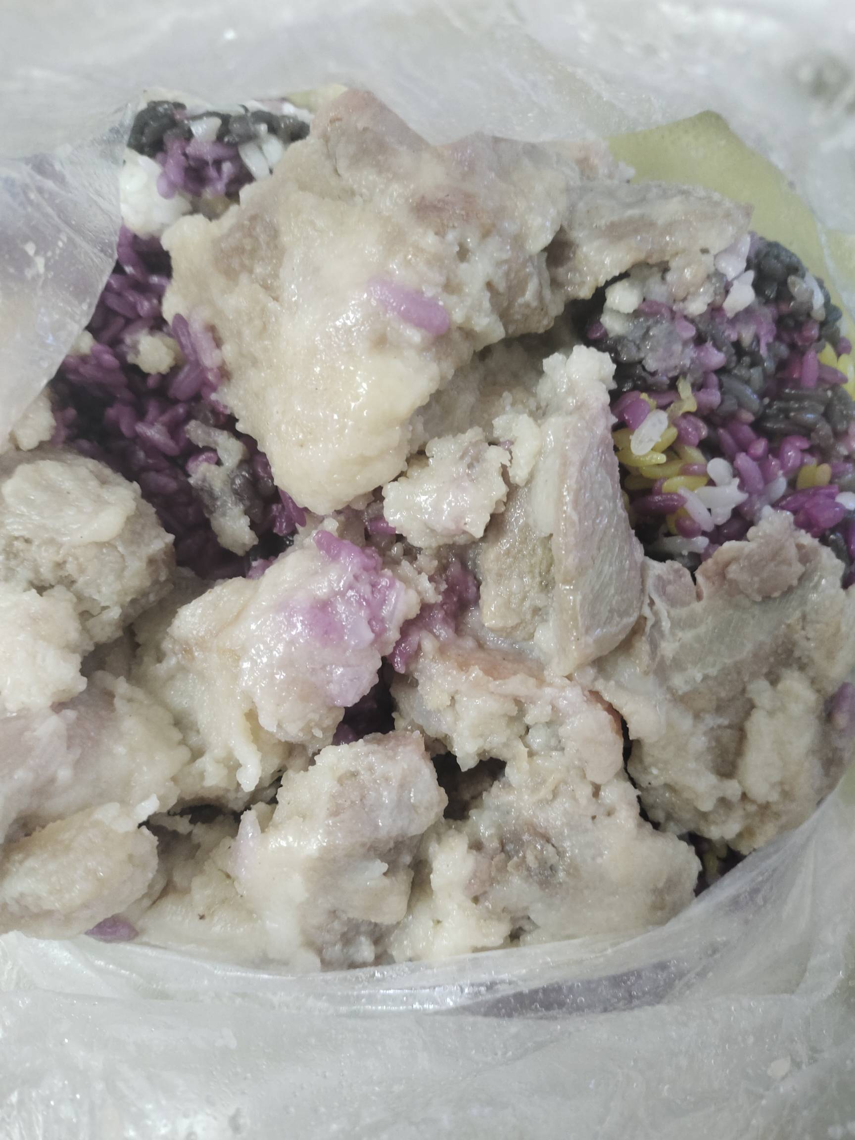 家里让人送上来的糯米饭，全是肉

1 / 作者:杨枝甘露还行 / 