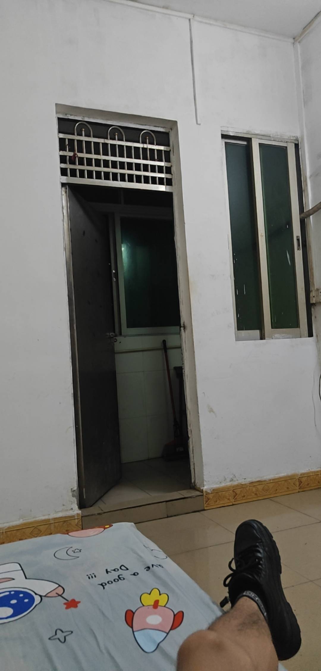 今晚住寮步下岭贝20的挂b房

18 / 作者:我要撸老哥 / 