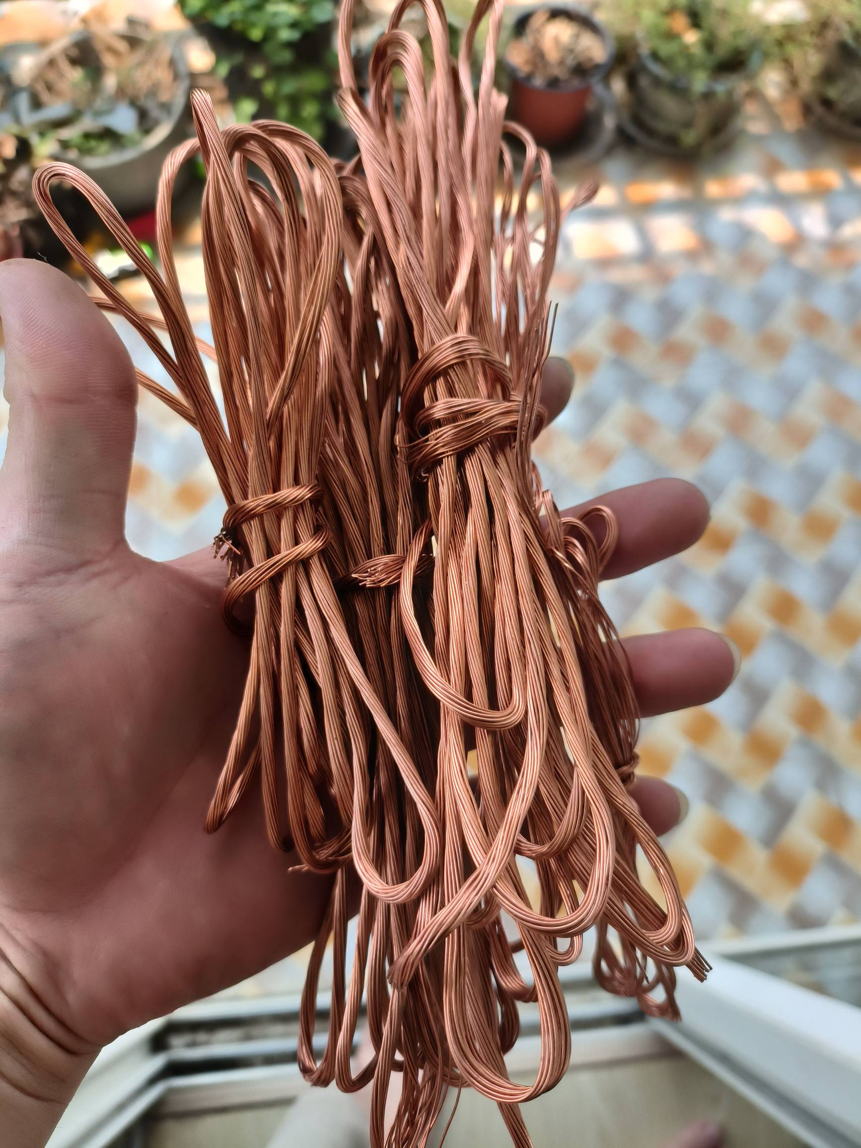 卖点铜线，刚刚问了废品回收，不剥22一斤，剥了是37一斤。是不是少了

62 / 作者:马到成功$ / 