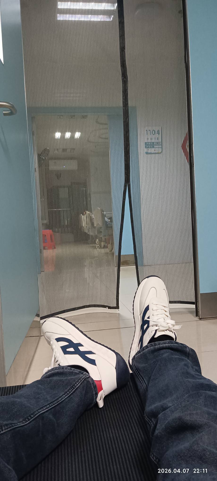 挂壁了，医院找个躺椅躺下了

95 / 作者:永恒yi / 