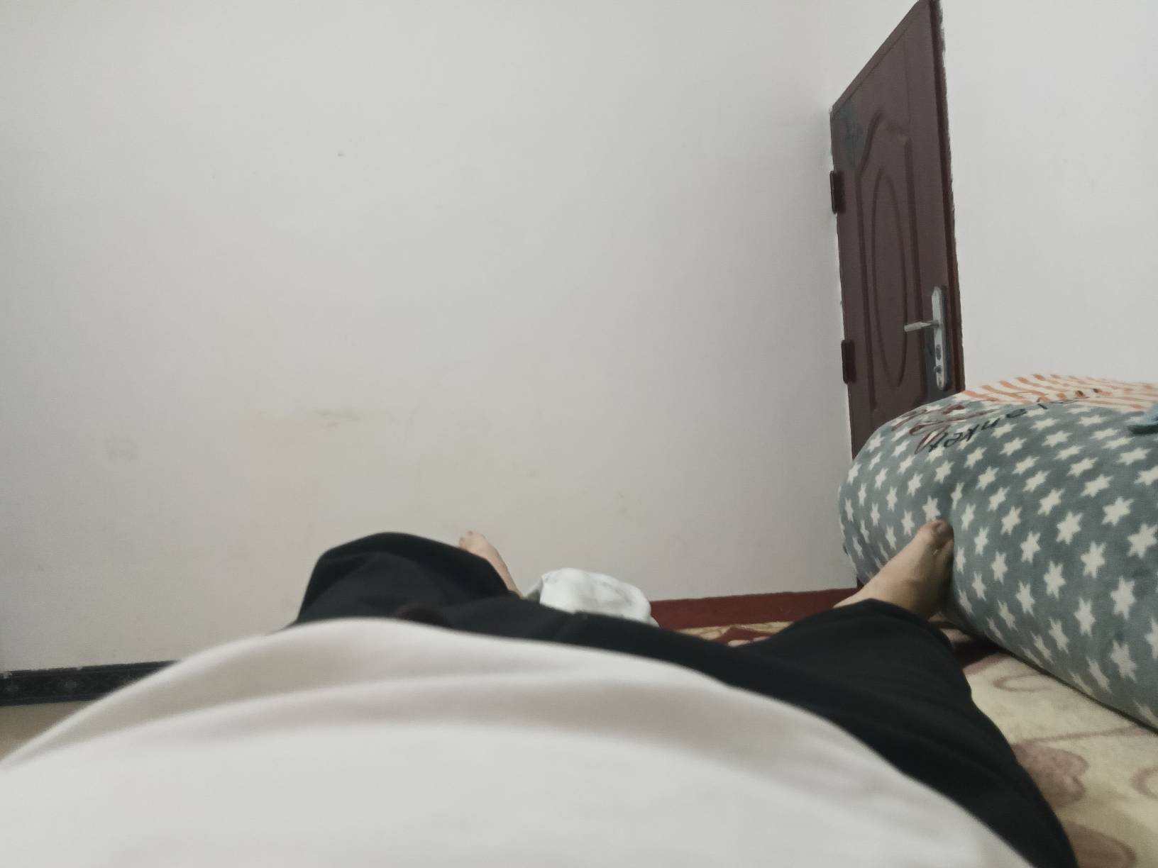 瓜皮了，回到大山第2天，热得哇哇叫，下半年去考C1驾驶证



82 / 作者:忙碌的藤壶 / 