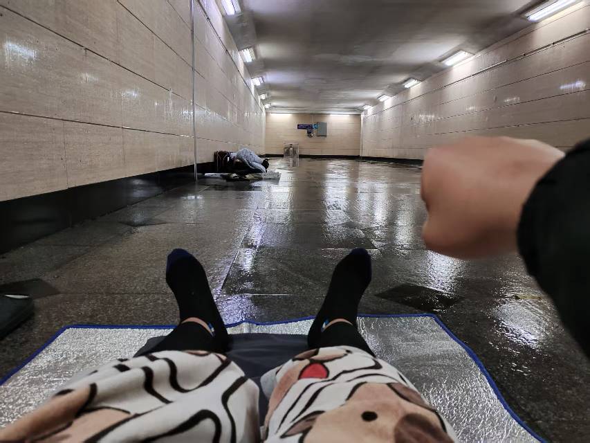 倒下了，老哥救我

60 / 作者:十九厘米不含头 / 