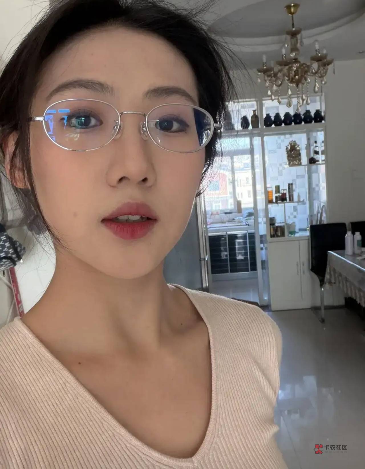 我看那个老哥网的群主，当沟推，一个月都能赚50万打底吧。白P网能给他做成这样，也是68 / 作者:岸上狗蛋 / 