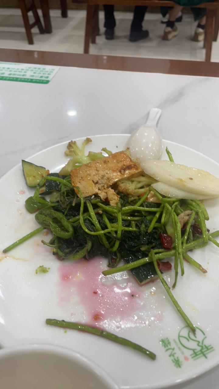 干饭老哥们

32 / 作者:溜达发财 / 