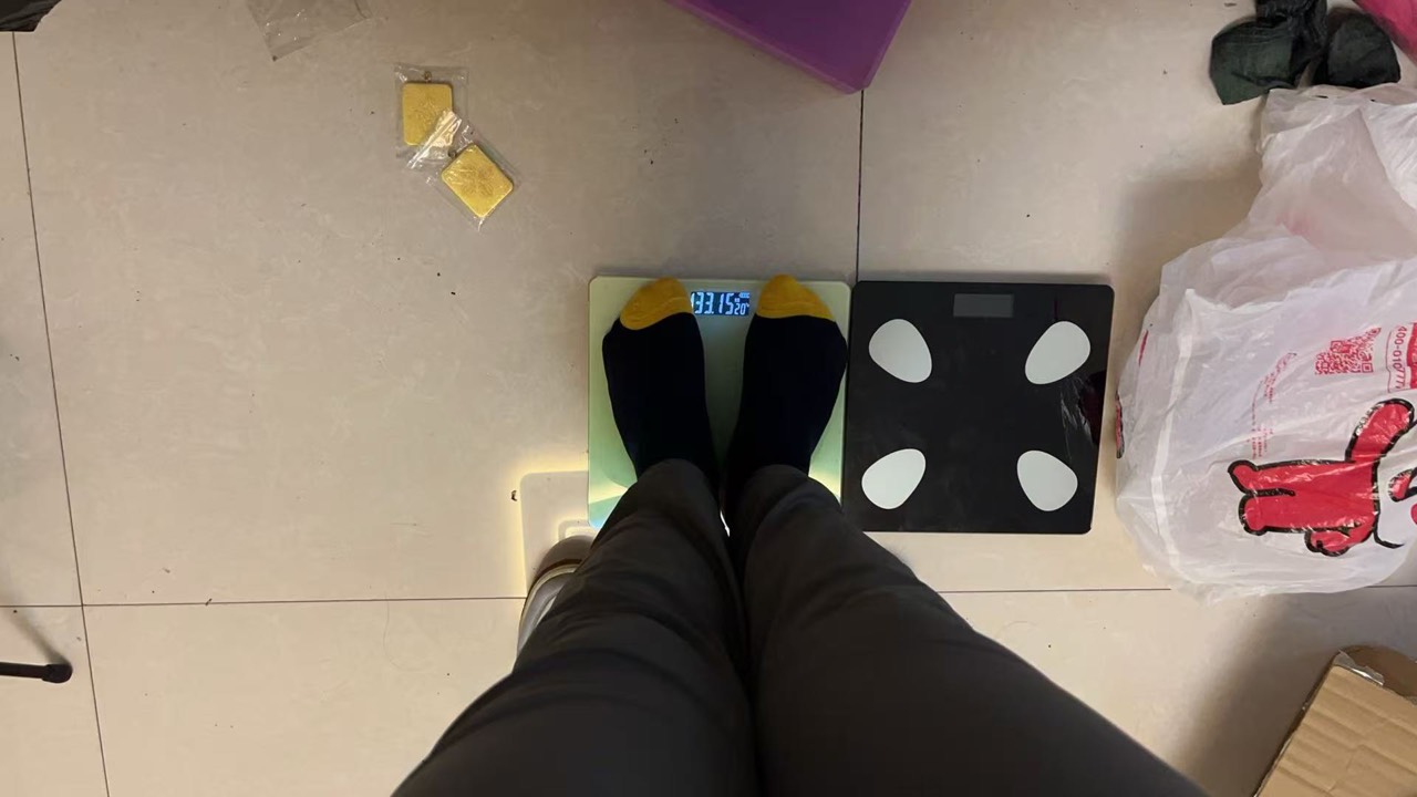 老哥们挂壁的同时也要注意锻炼身体，我本来只有一百多斤的，这一年胡吃海喝，马上要3012 / 作者:卡农从不缺人才 / 