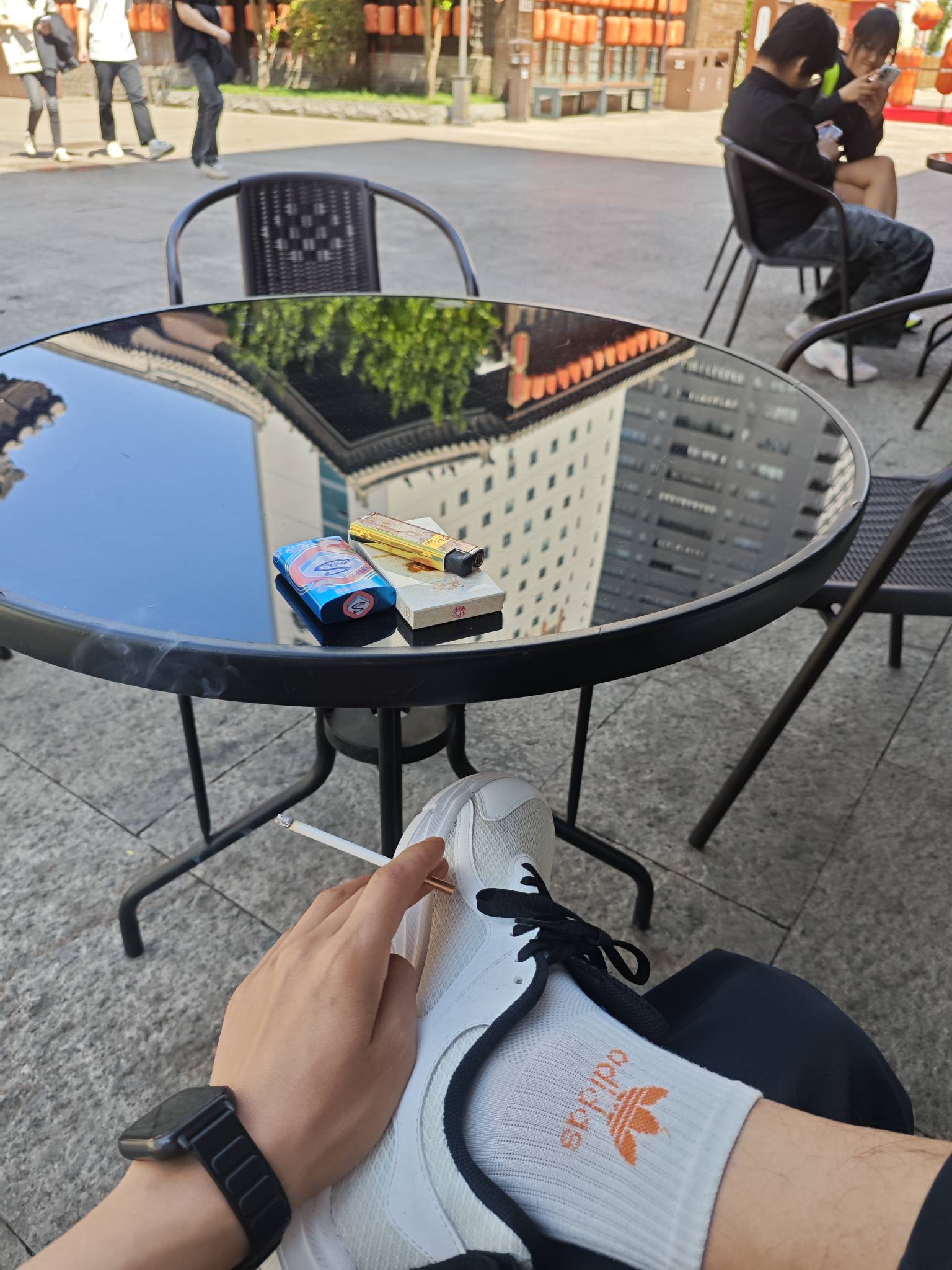现在这天气老哥们还在家里瘫着吗，不冷不热春风徐徐，真舒服，出来看看妹子吧

0 / 作者:口味王 / 