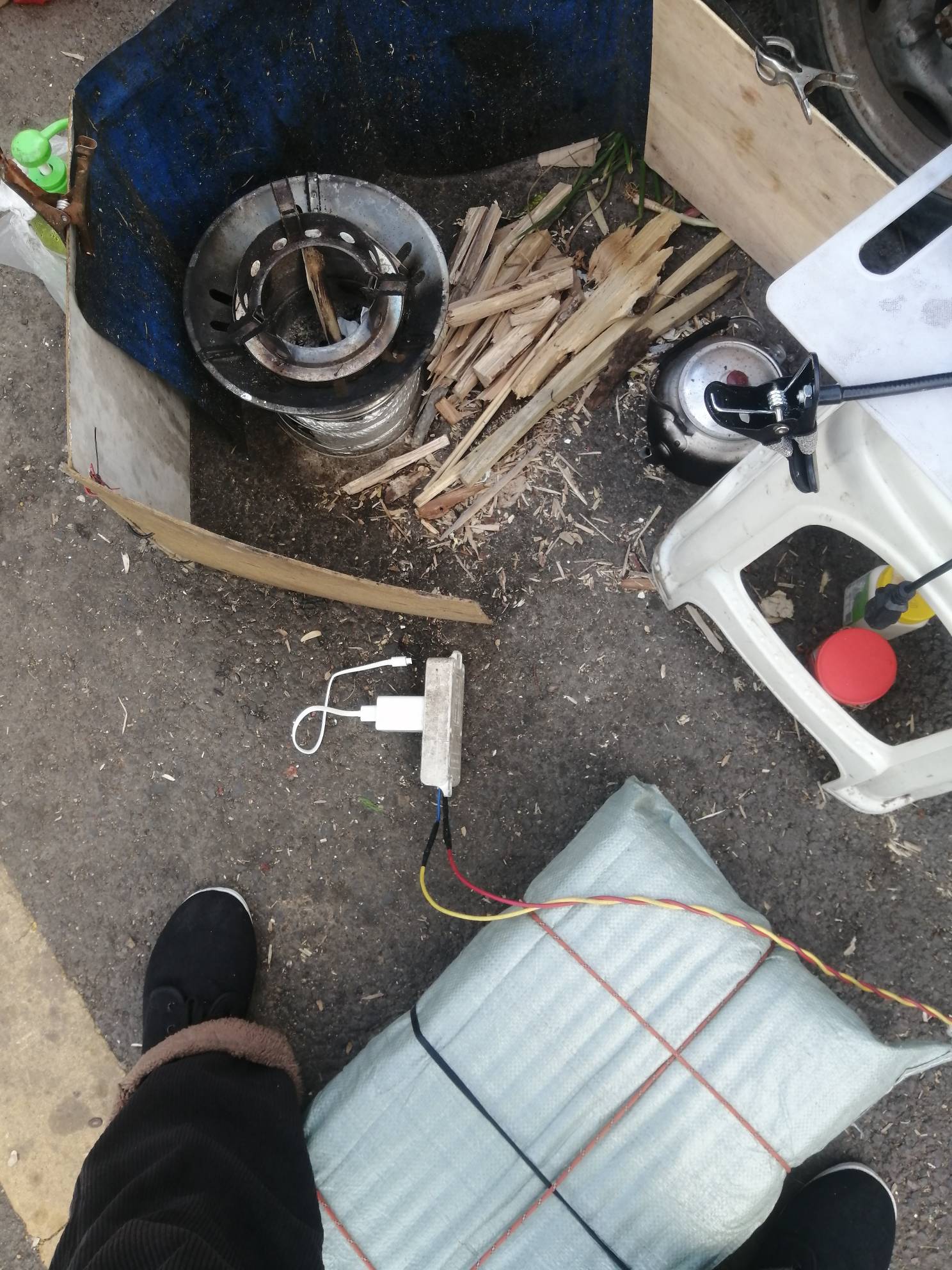 老哥们，开饭了，零下5度，棉鞋棉裤，煮点挂壁粉吃




58 / 作者:卡农新来的 / 