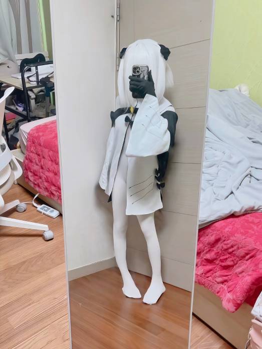 压根不是没毛，是老哥们不敢发自己珍藏的毛，怕被冲废，只能自己偷摸搞

24 / 作者:假老哥真挂壁 / 