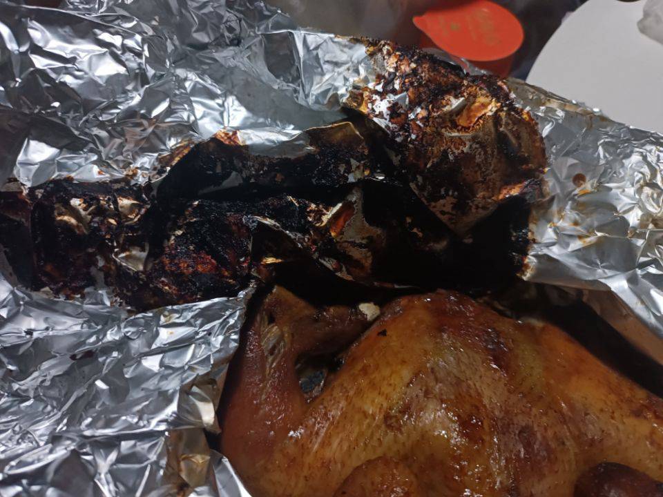 肯德基纸包鸡有没有老哥吃过，锡纸焦、碳化，有股焦味，这种情况正常吗？点的外卖，换86 / 作者:Lj玖玖 / 