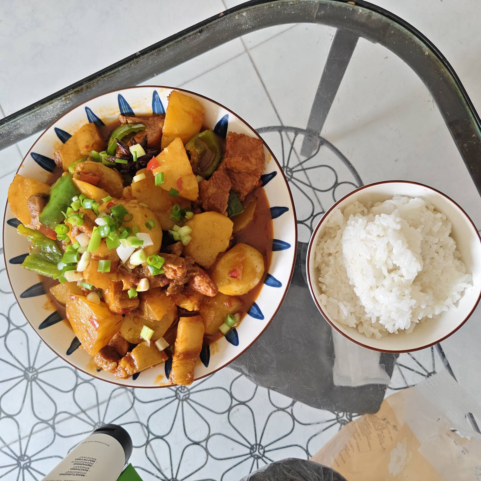 开饭老哥们。

60 / 作者:好烦躁好烦呀 / 