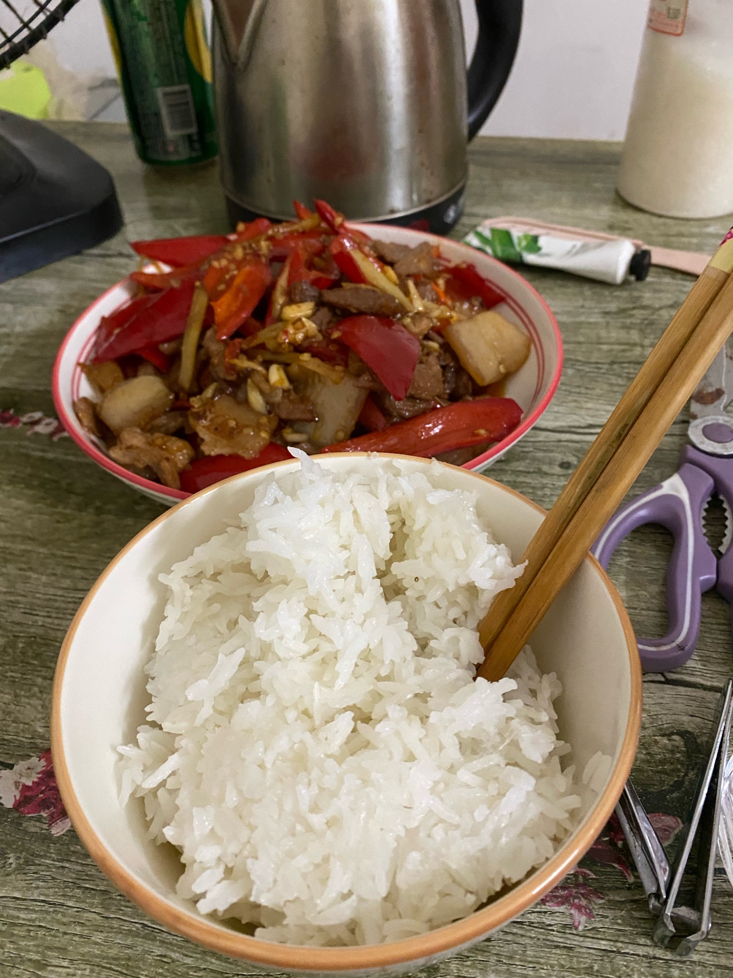 吃饭了老哥 饿了

28 / 作者:神的指引 / 