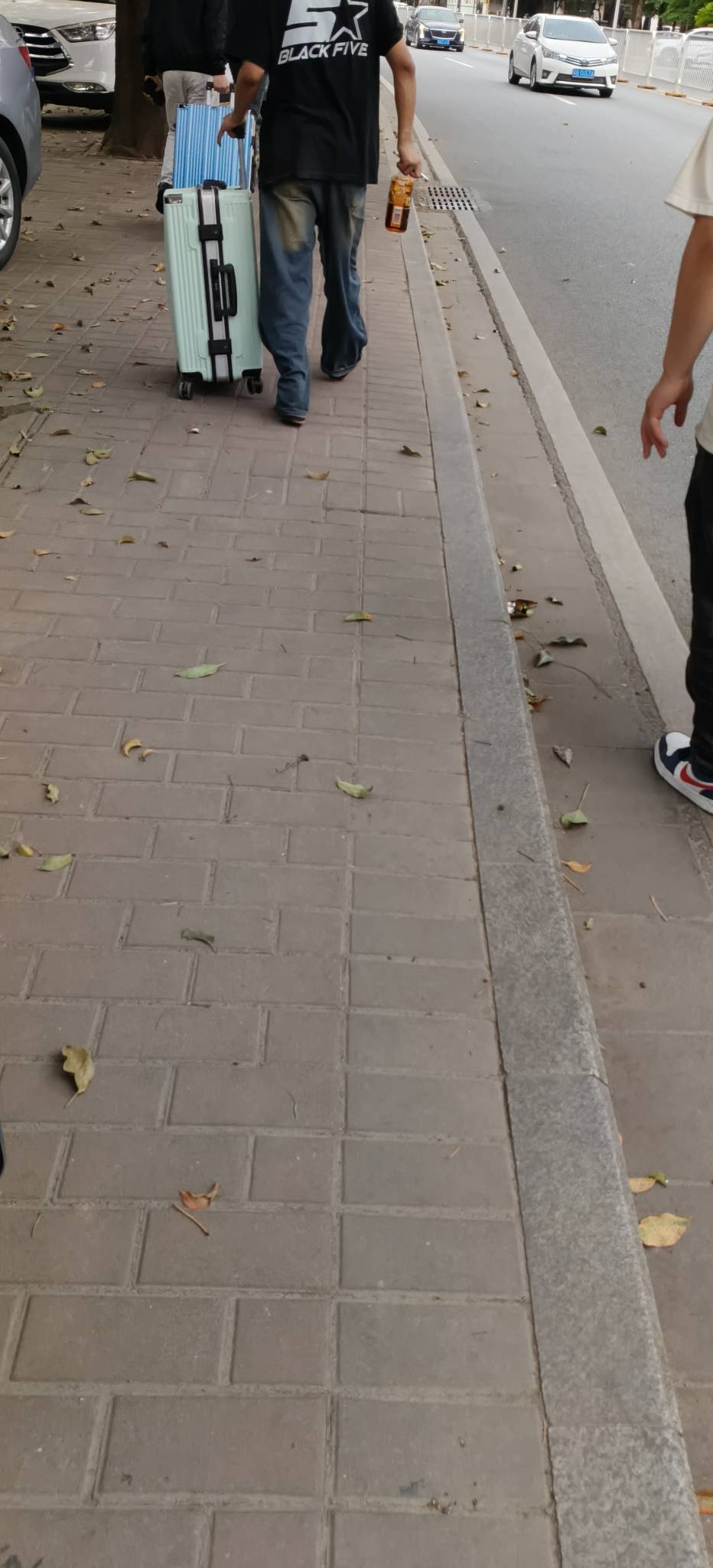 跟老哥们跑路了，来了15个让，10个不做，今天又浪费了

24 / 作者:扛不住了老哥们 / 