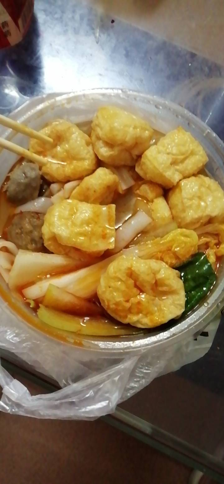 老哥吃点先吧

92 / 作者:专业吃席 / 