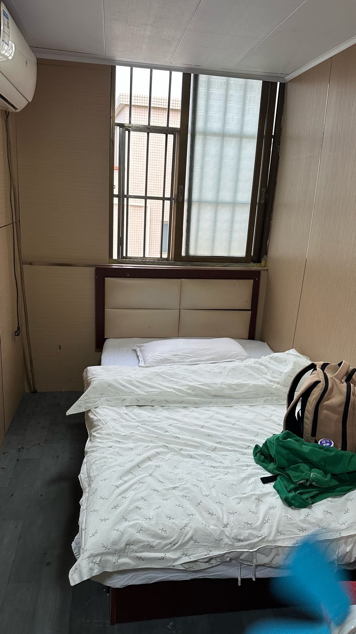 36的挂壁房住上了，在南站发了一个下午呆没找到工作，差点还被老哥撩去江门玩去了



37 / 作者:不知明的靓仔 / 