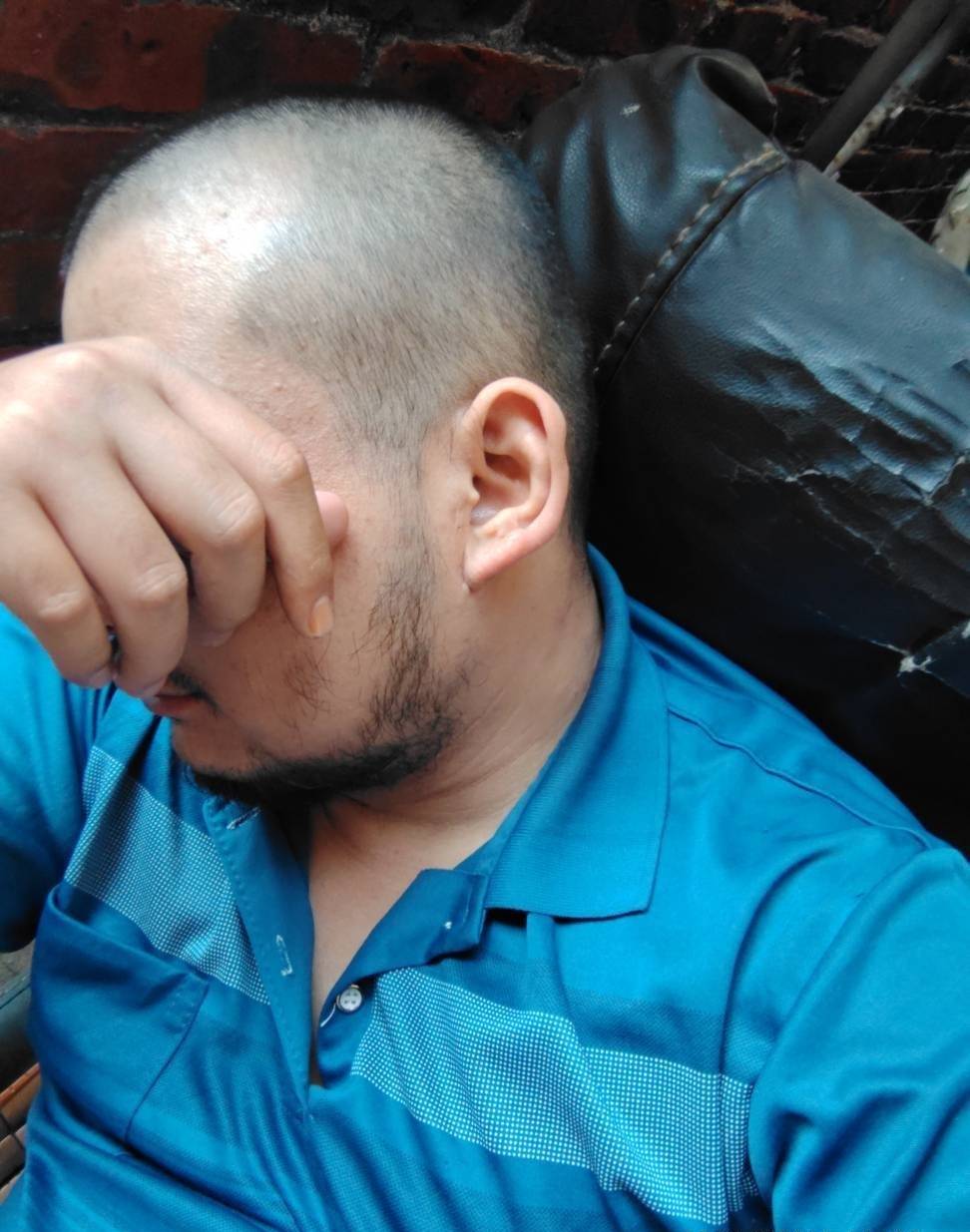 还没睡的老哥应该都是还没申请到昨天的晚饭
或者是香烟又没有了

32 / 作者:虚幻的世界 / 