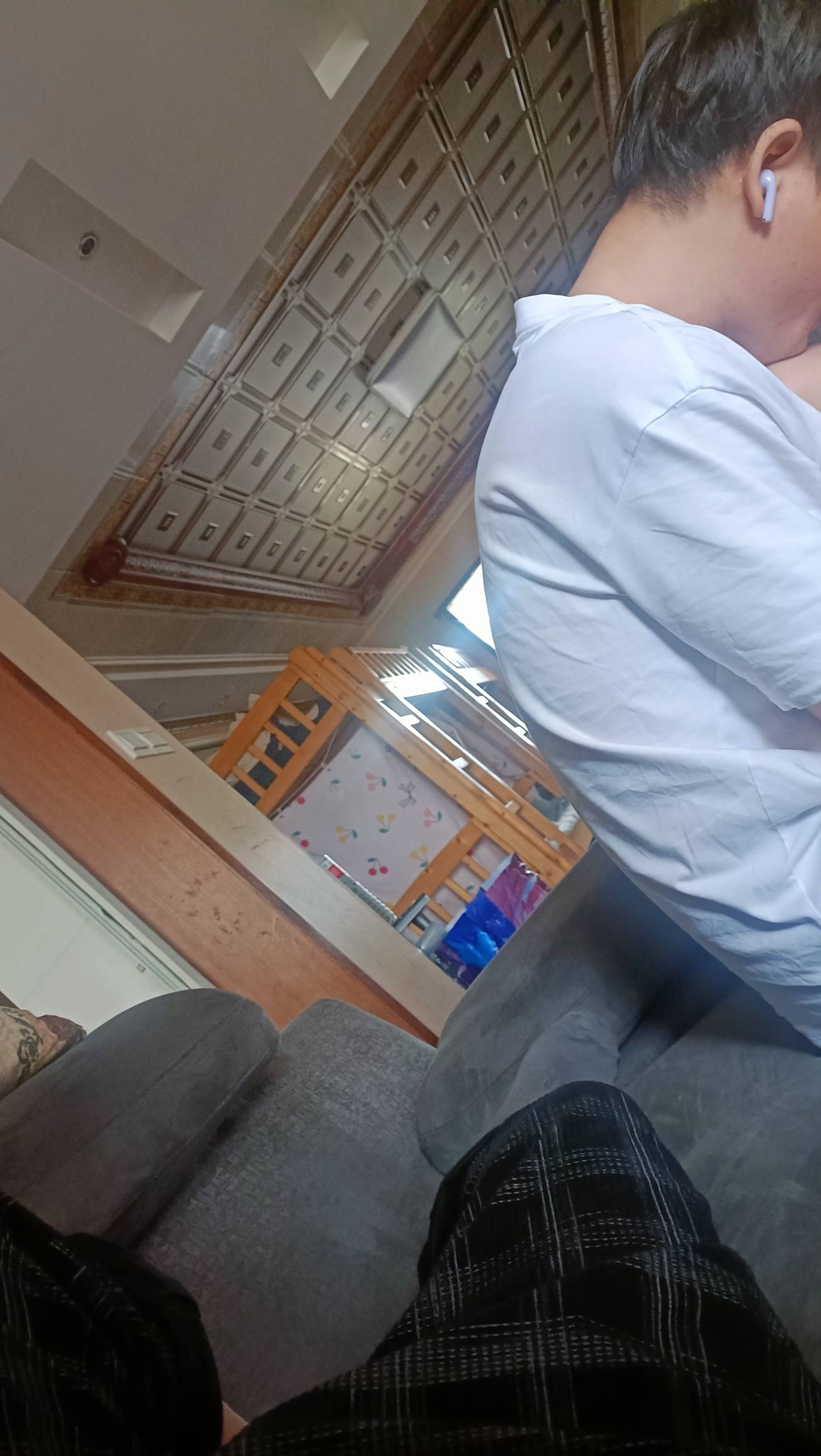 老哥们，吃午饭了

46 / 作者:少女的梦魇 / 