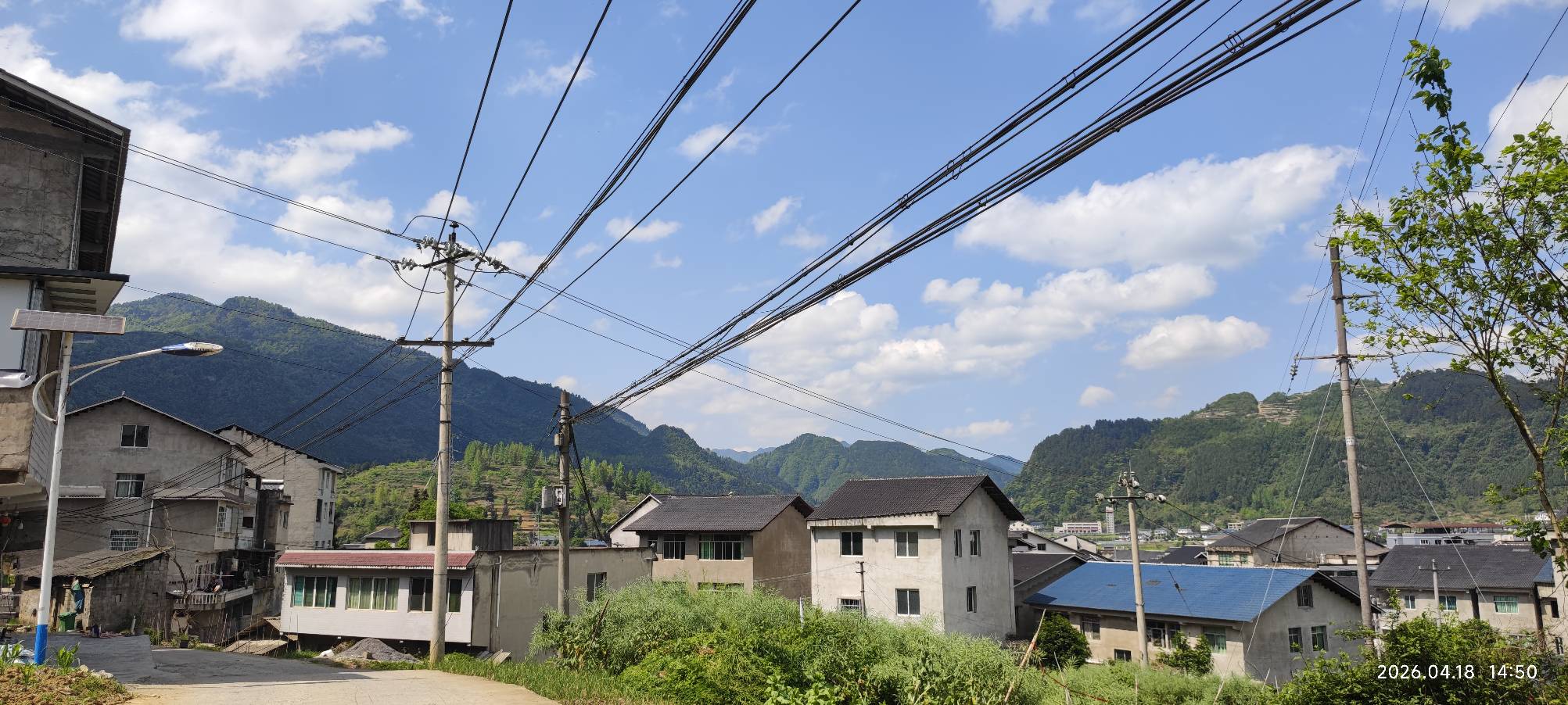 今天太阳好大，好久没出过太阳了，出门炫奶茶了

53 / 作者:请前后移动手机 / 
