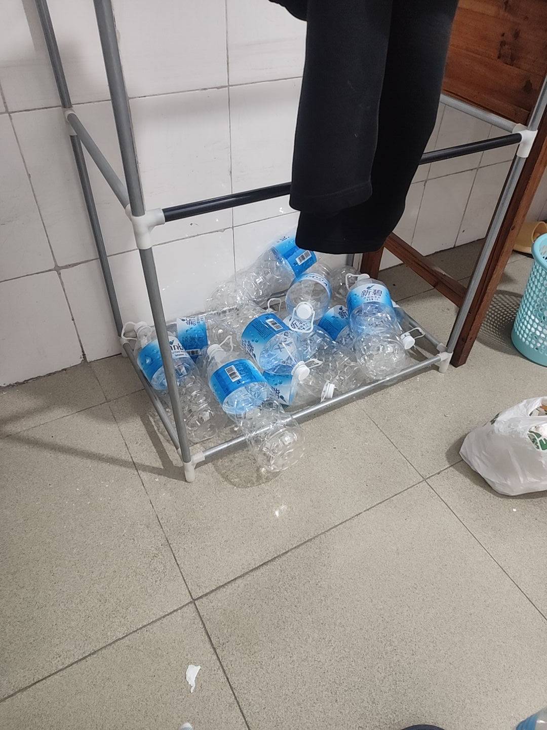 老哥们 我一天喝两三瓶这个成了正常吗？搞得我很多尿

69 / 作者:依旧挂壁仔 / 