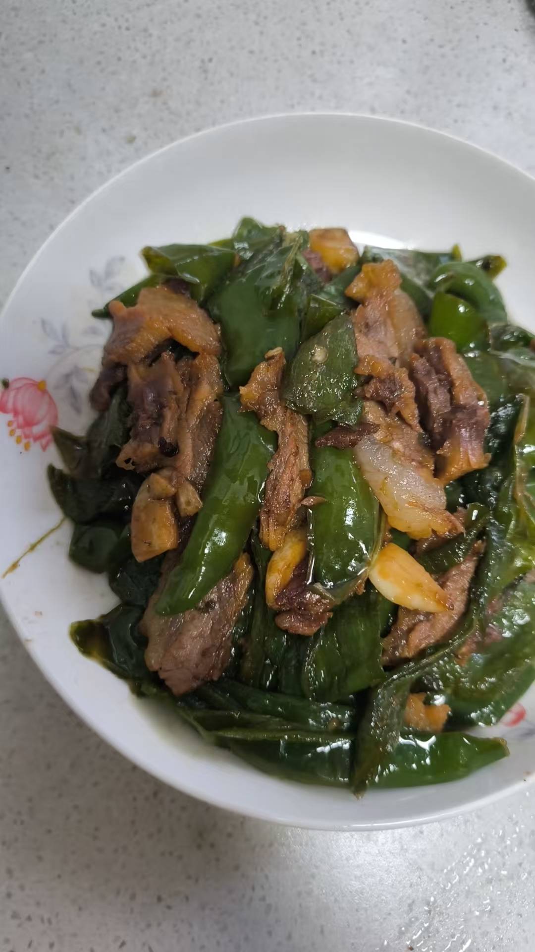 老哥们，花几块钱买点菜，又是一顿，干净卫生


51 / 作者:回不到的过去丶 / 