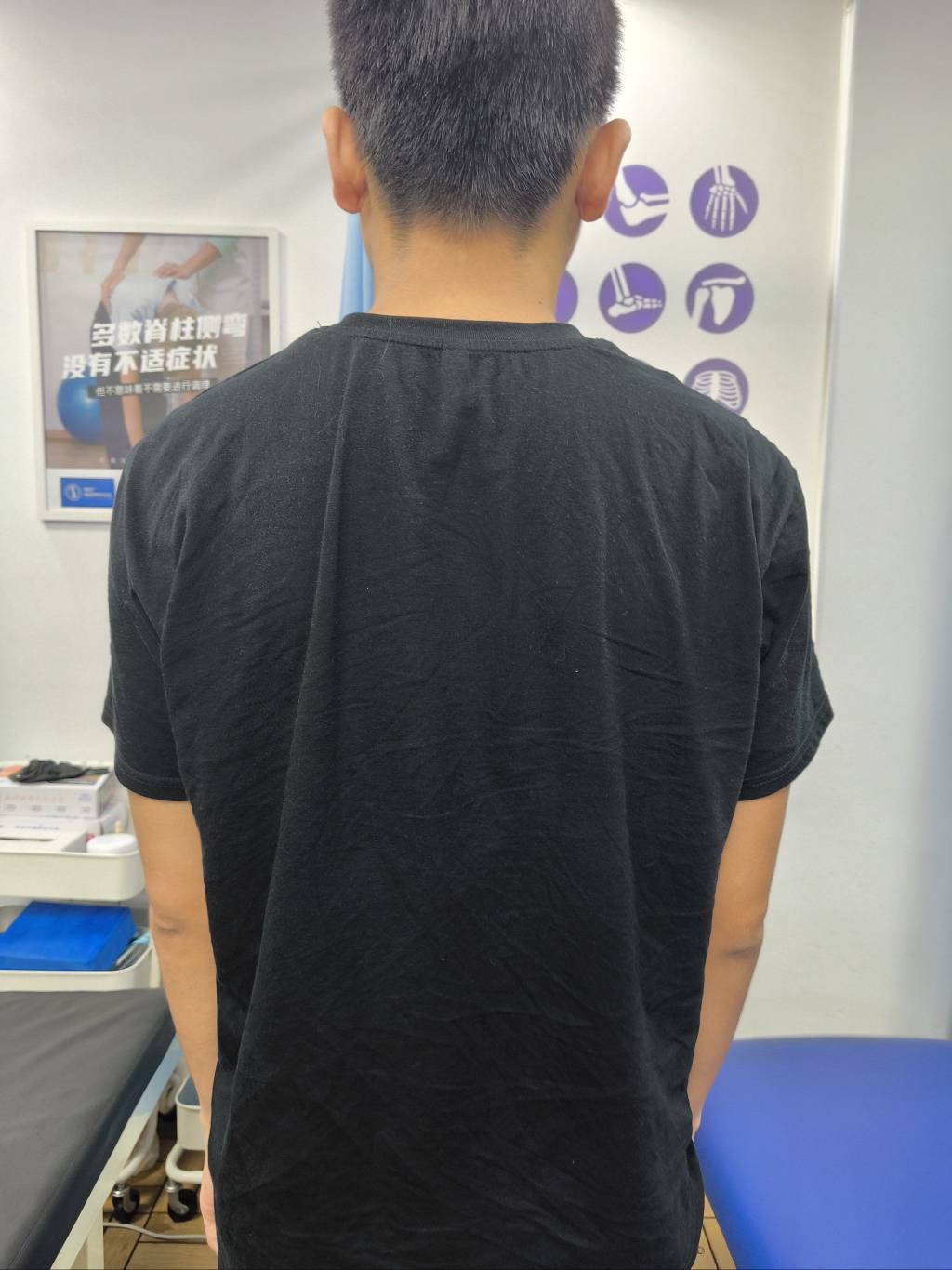 进厂了老哥们，从后母那拿了一千块，本来打算去看看我的佝偻能不能治好的，不能弯腰一40 / 作者:小明同学ya / 
