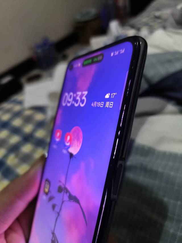 倒霉啊老哥们，昨天手机摔地上，电源键摔坏了

78 / 作者:大哥让我先跑 / 