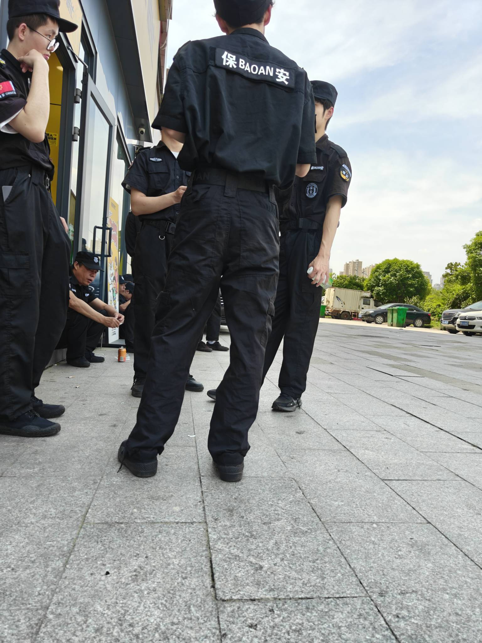 没毛做日结保安100元，浏阳看烟花

28 / 作者:帮老哥罗大陆 / 