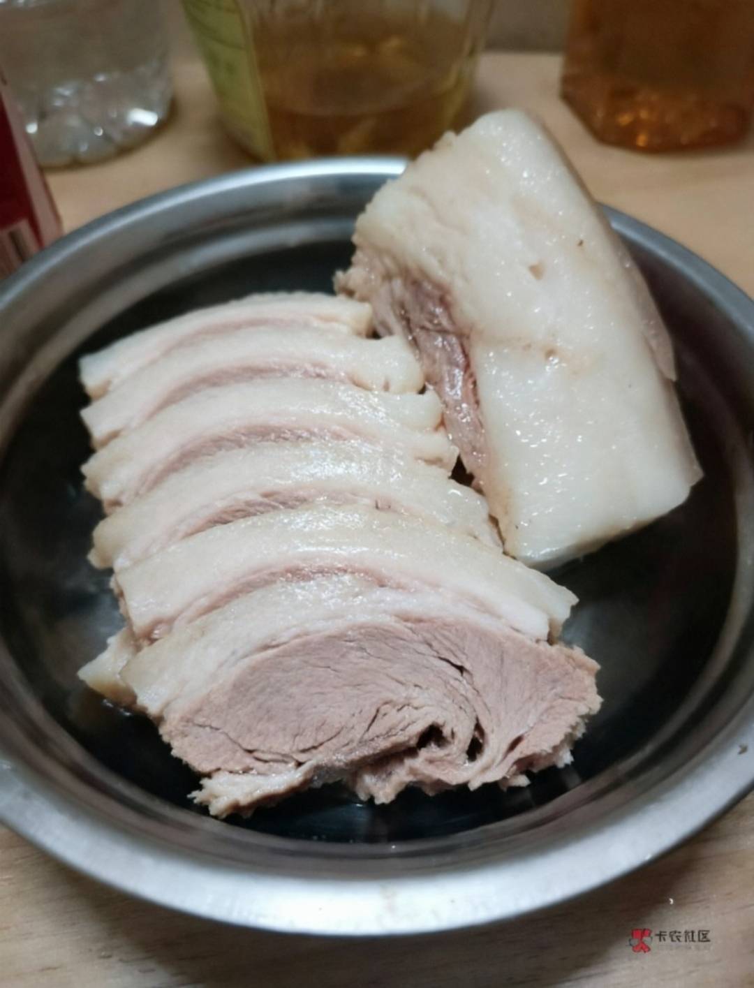 吃饭了老哥们，自己一个人吃简单搞一个菜，晚上半夜再吃一次


84 / 作者:风中之神-聂风 / 