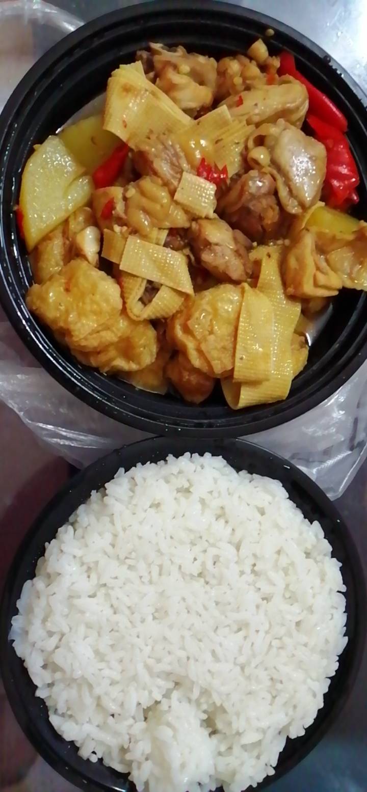 老哥都吃上发票毛，我没玩只能吃饭了

92 / 作者:专业吃席 / 