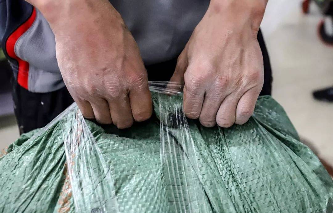 挑战广州京东物流成功！

昨天日结凌晨1点干到当天下午2点的快递分拣，赚到220 不容易99 / 作者:快乐玛莎拉 / 