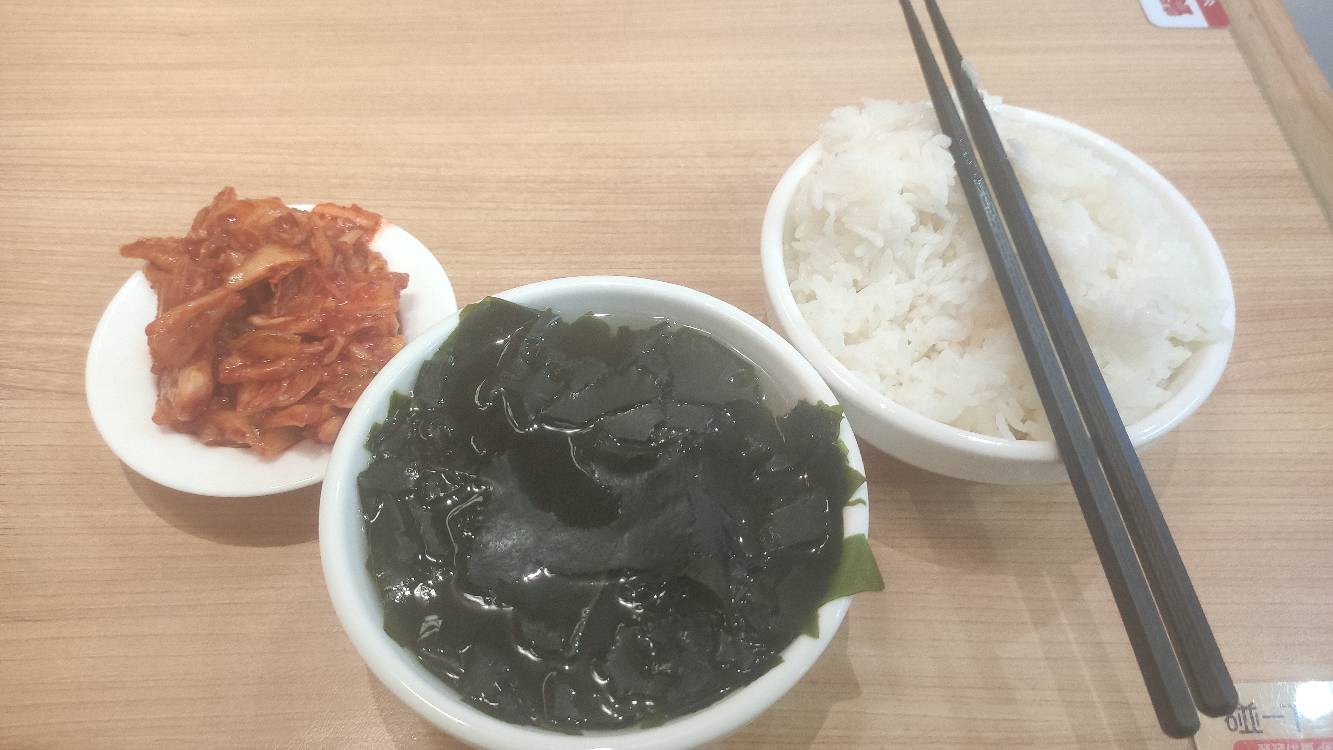 饿的不行了，又来米村拌饭吃免费的晚饭了

4 / 作者:橘子萍果 / 