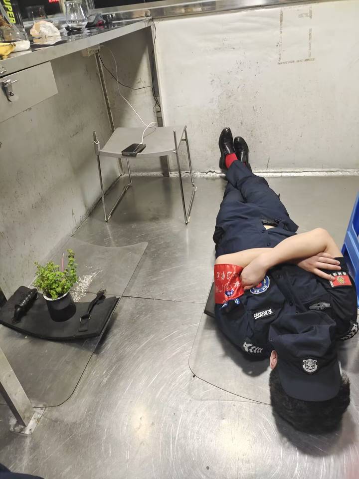 准备下班了，收入180

86 / 作者:朱铁胆 / 