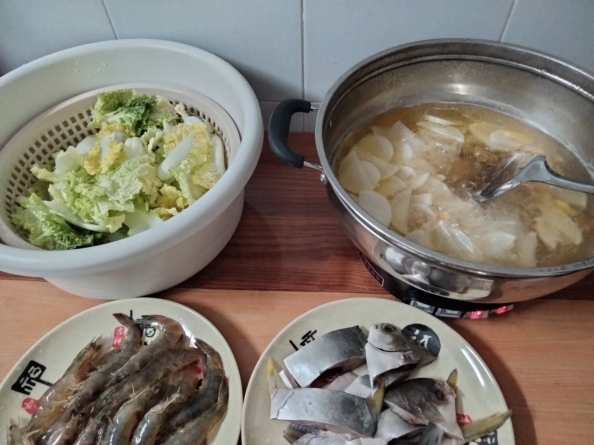 开饭开饭，今晚随便搞个不一样的小火锅



93 / 作者:君子之交淡如水 / 