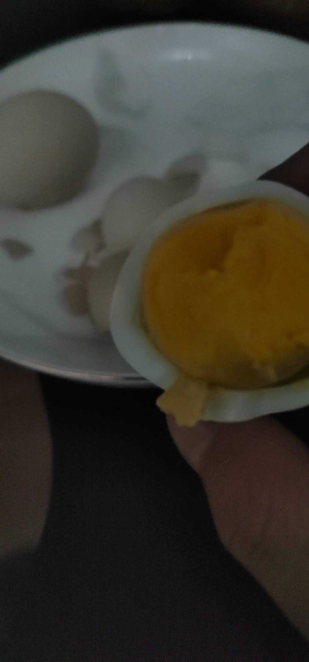 你们为我是在征求意见吗？早就吃上了，直接水煮了5个，美滋滋

54 / 作者:珂珂可可 / 