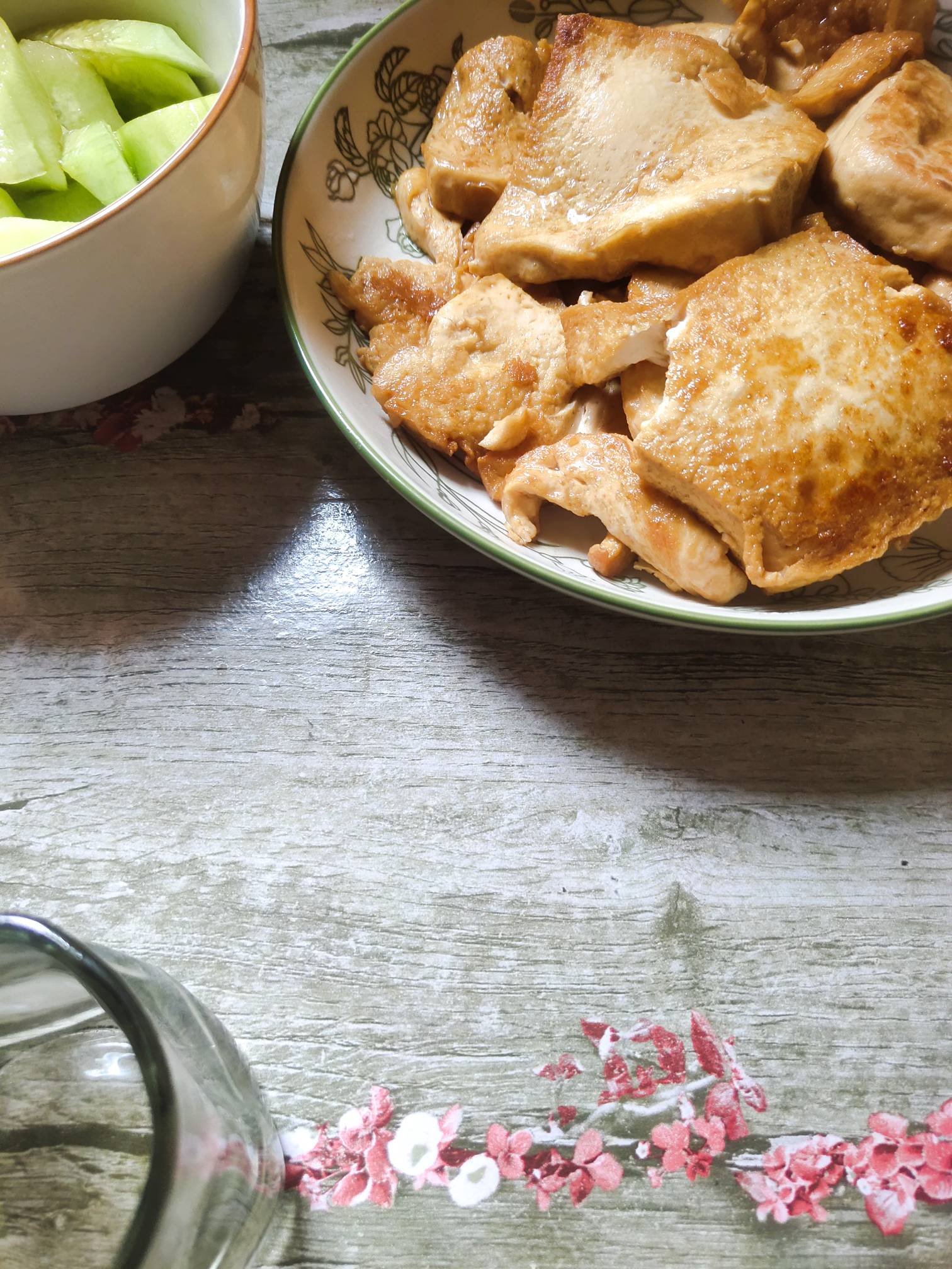 这个豆腐第一次搞，先煎好再炒尝了一下还阔以

36 / 作者:一路向前8 / 