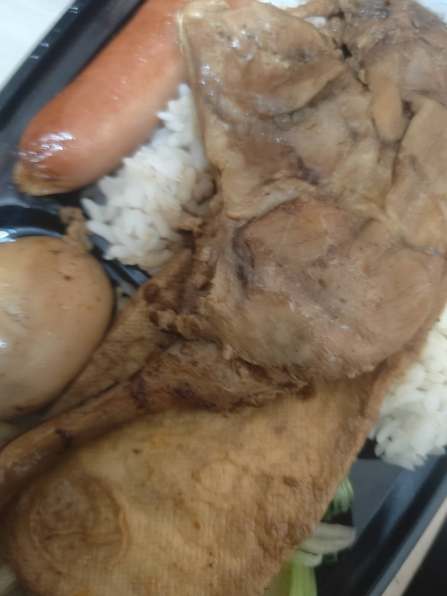 开饭了，老哥们先吃，这一餐消费不到3元



38 / 作者:加油一起努力 / 