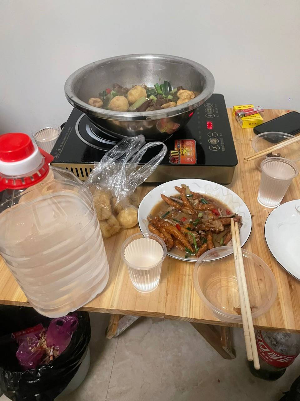 吃饭了

18 / 作者:中国工商银行卡农分行 / 