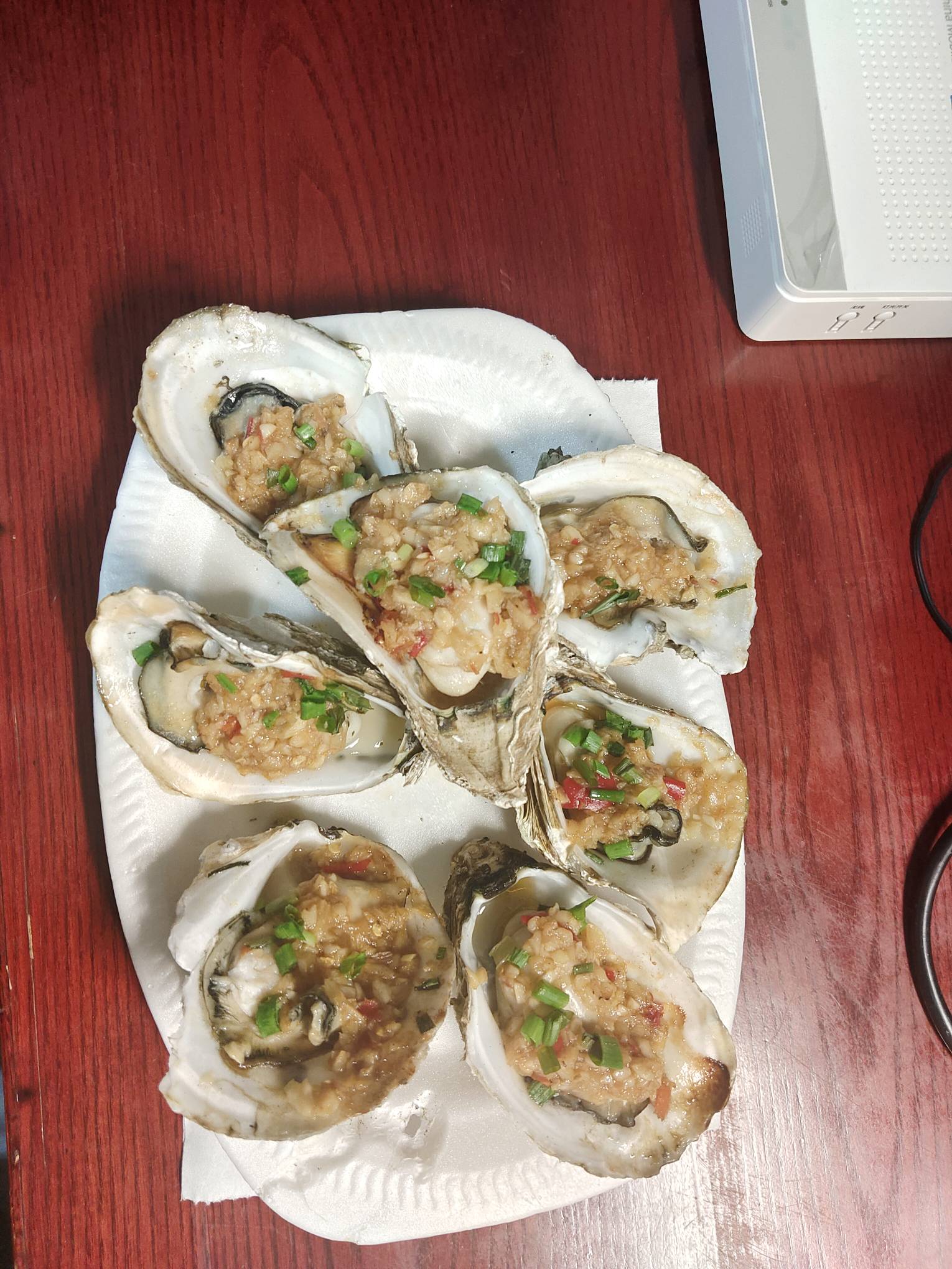 一打生蚝一碗猪杂粥，花费60


61 / 作者:罗云熙 / 