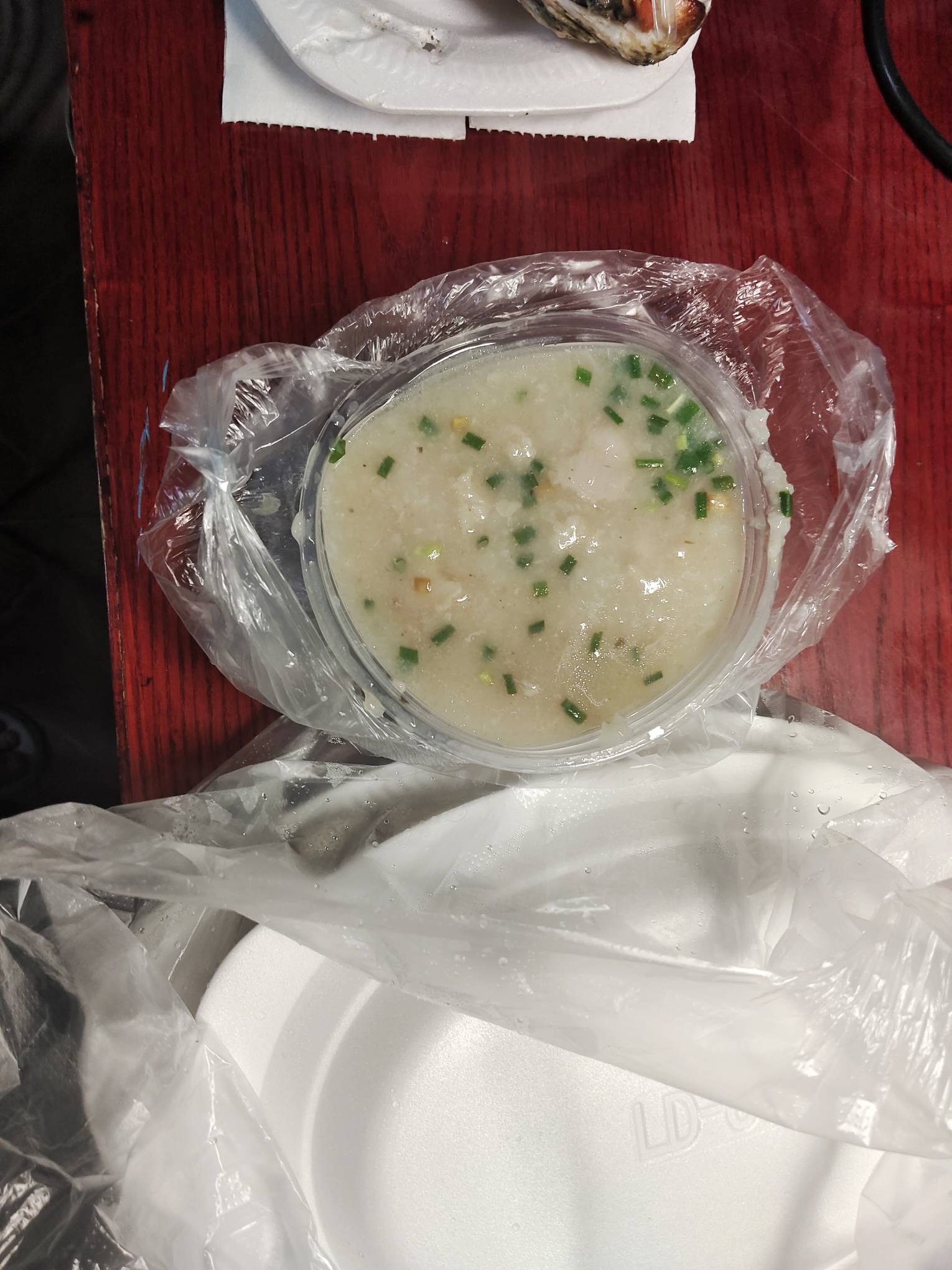 一打生蚝一碗猪杂粥，花费60


24 / 作者:罗云熙 / 