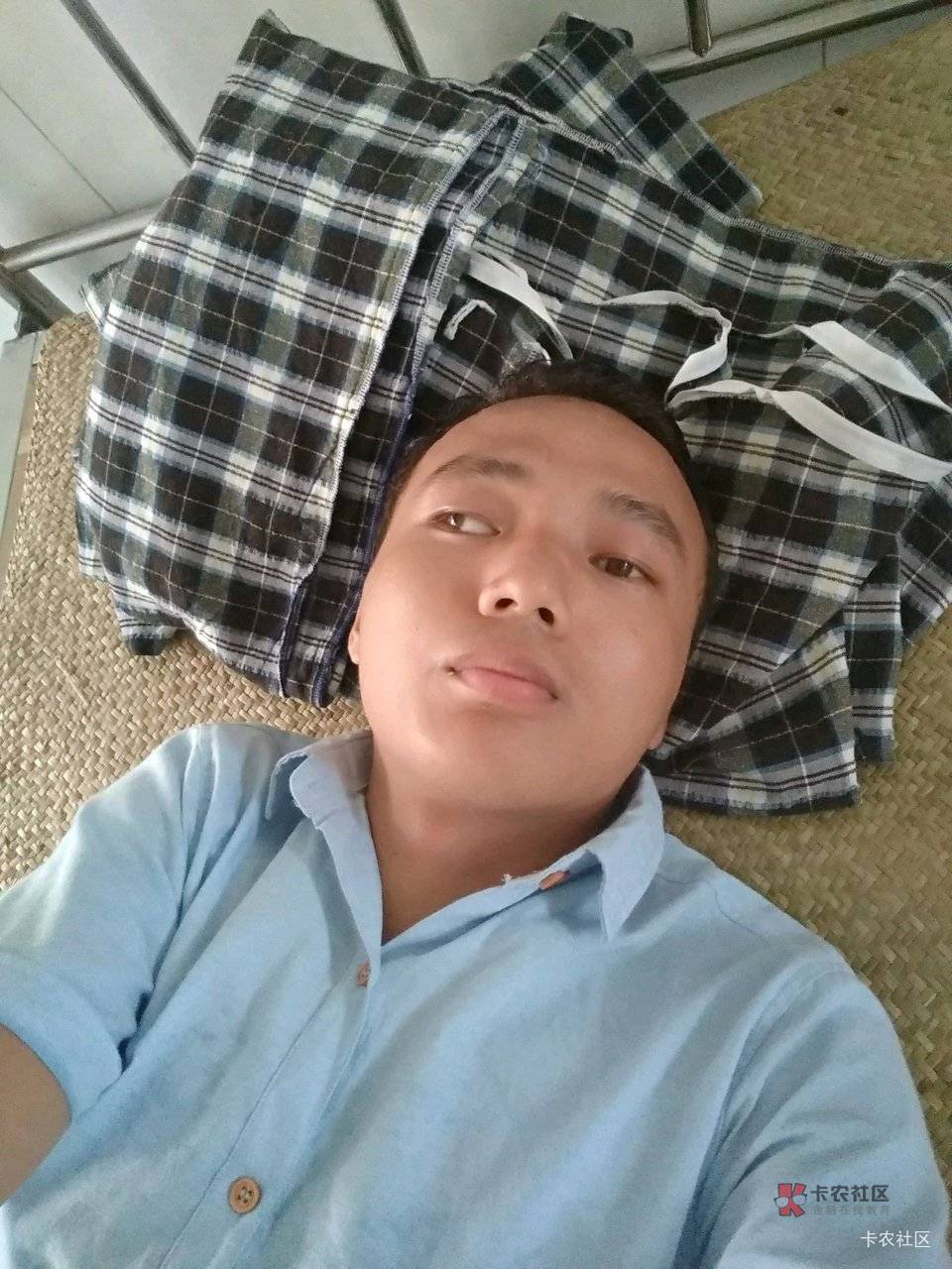 老乡鸡的汤阴涛好久没见了，还在卡农吗

72 / 作者:温暖. / 