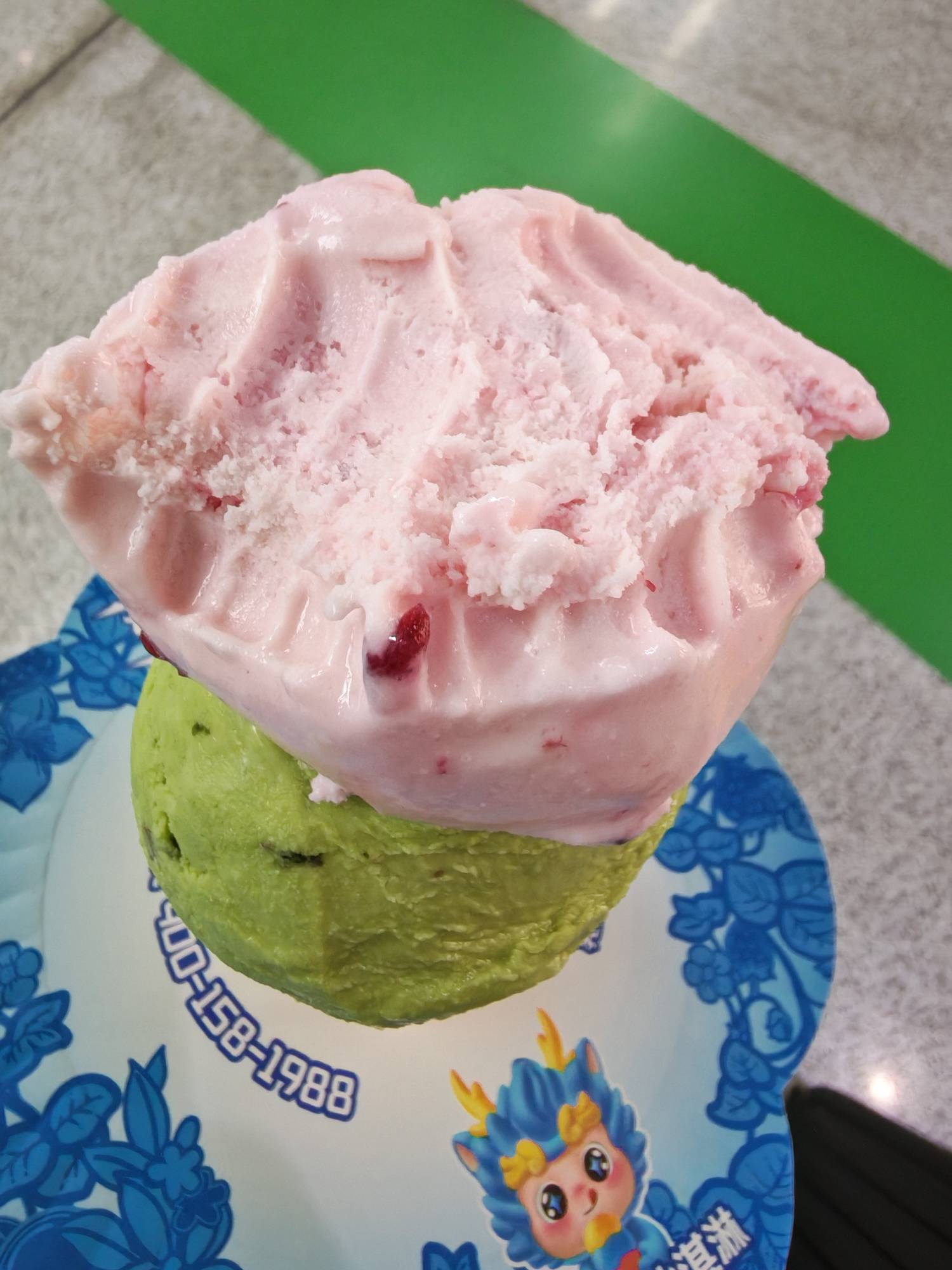 兄弟们，一个冰淇淋12。

43 / 作者:逞强- / 