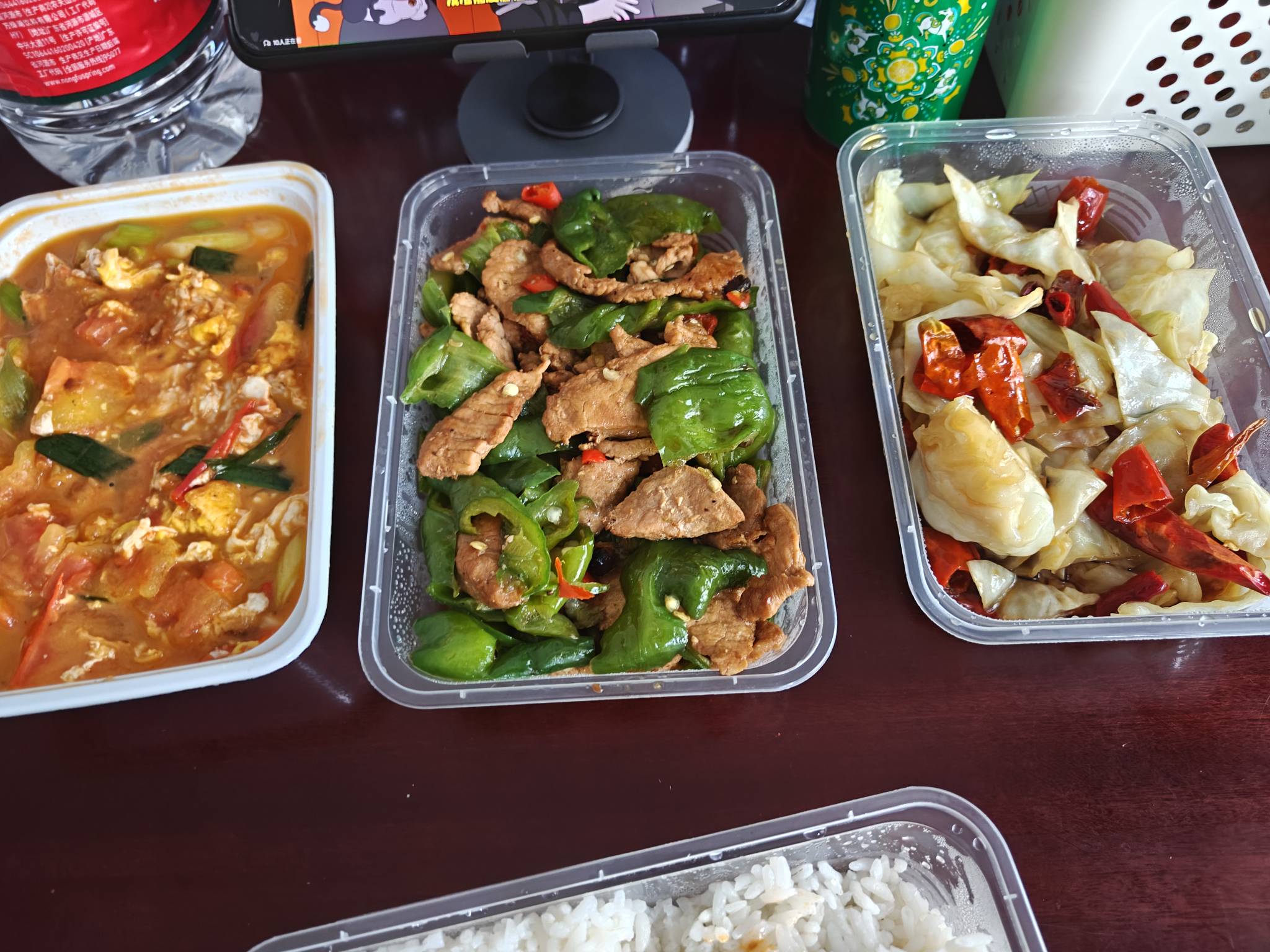 生活困难，一天只能吃3个菜，羡慕老哥们天天四菜一汤，我还要努力！

85 / 作者:戒为良药 / 