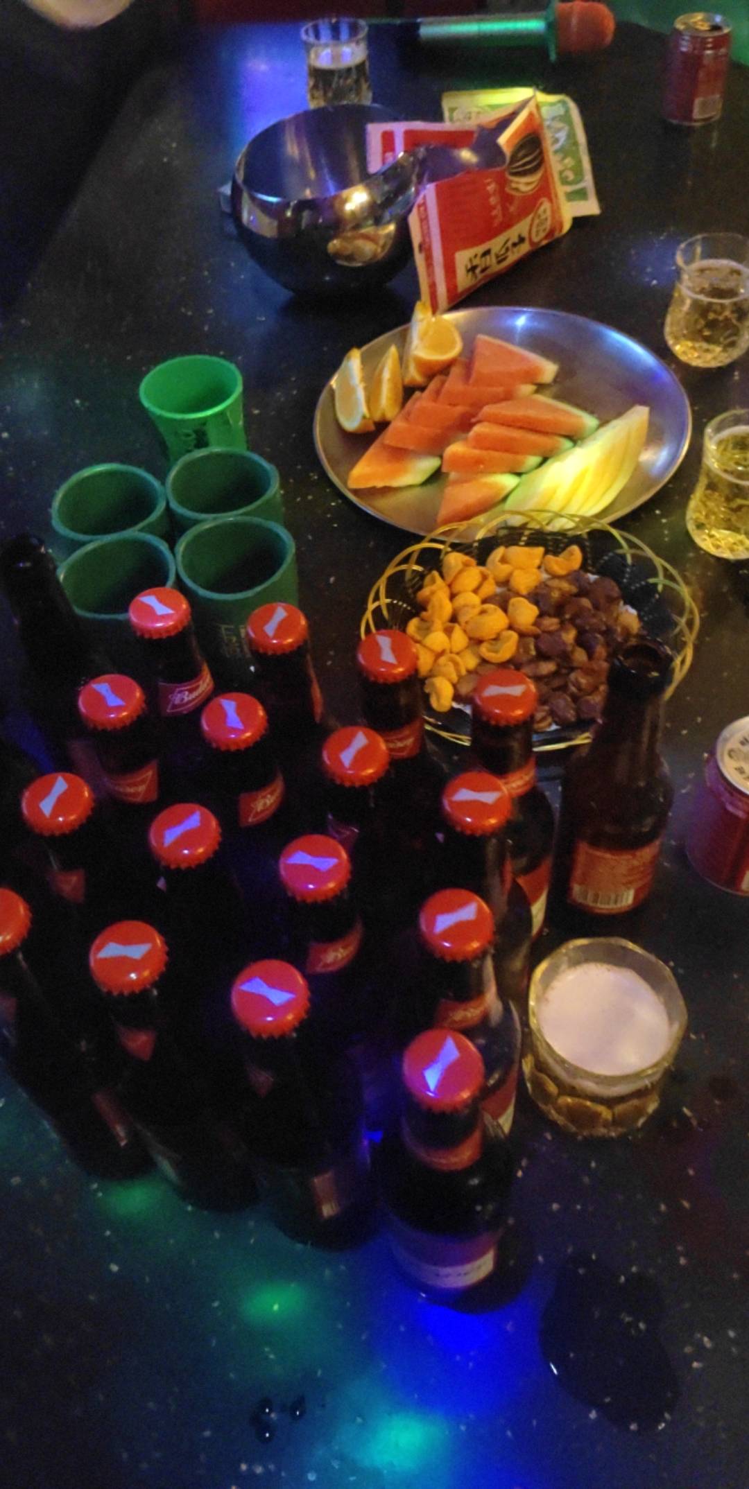 喝起来，老哥们


71 / 作者:酒肉和尚 / 