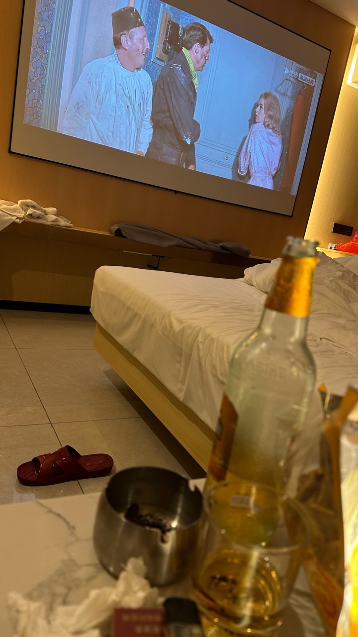 到点了，老哥，

87 / 作者:不知明的靓仔 / 