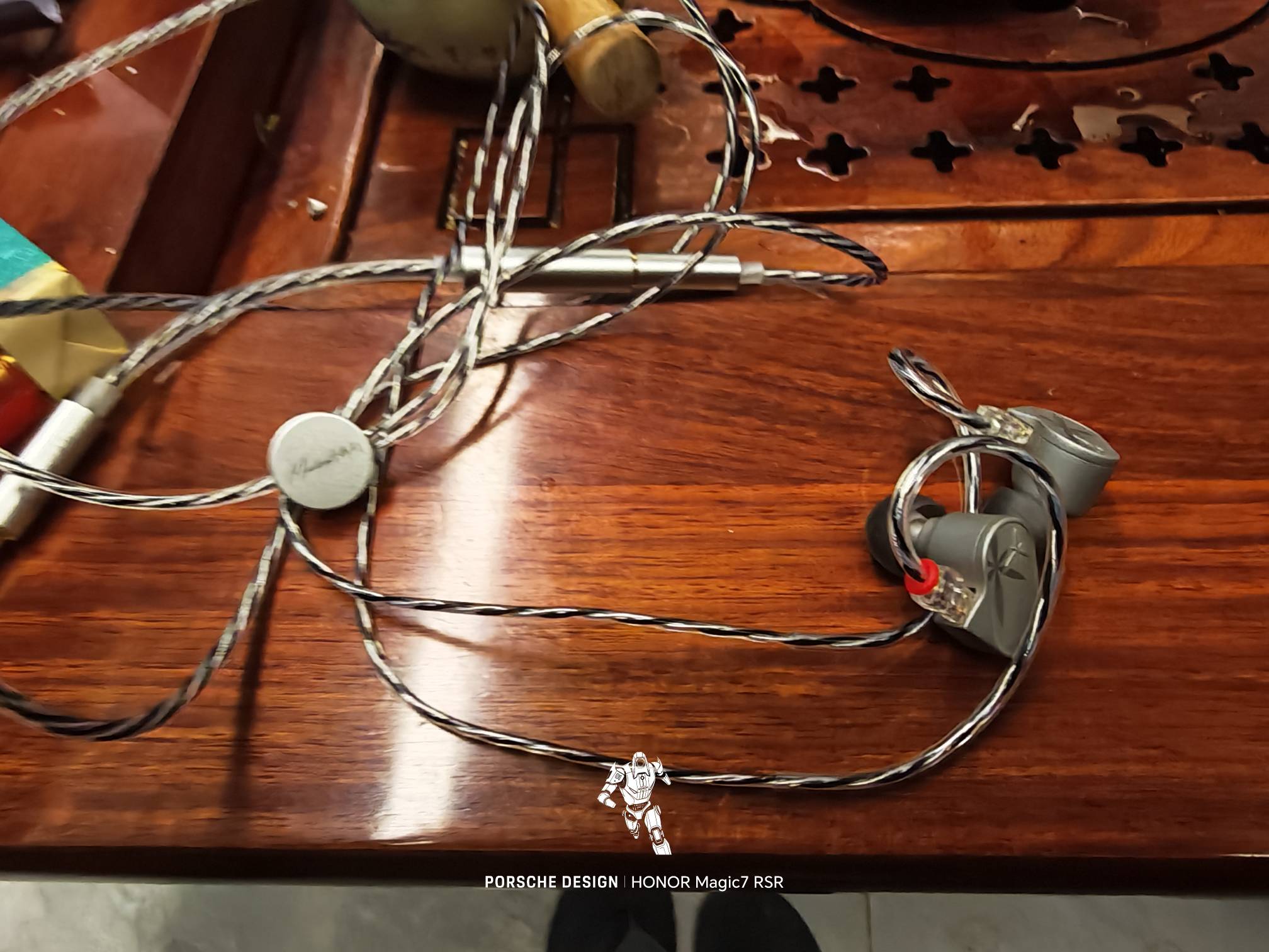 听歌还是有线的耳机好，配一个解码小尾巴，


60 / 作者:普宁特邀演员达濠 / 