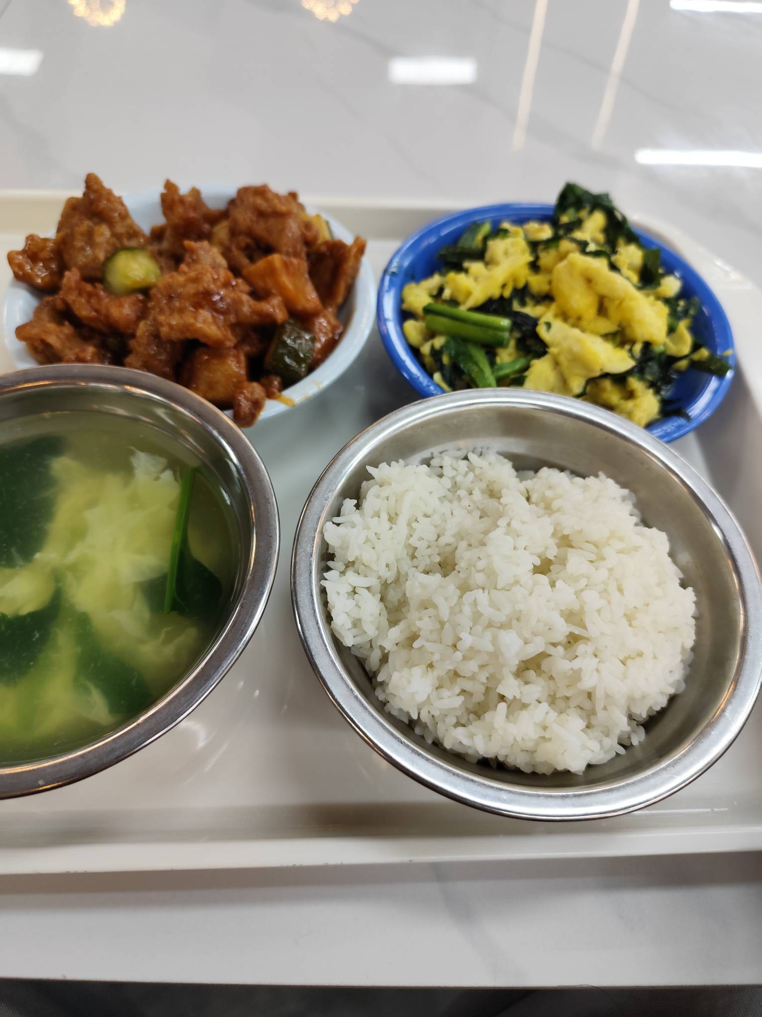 老哥们，吃饭了，美滋滋这顿8块

30 / 作者:不过是大梦一场 / 