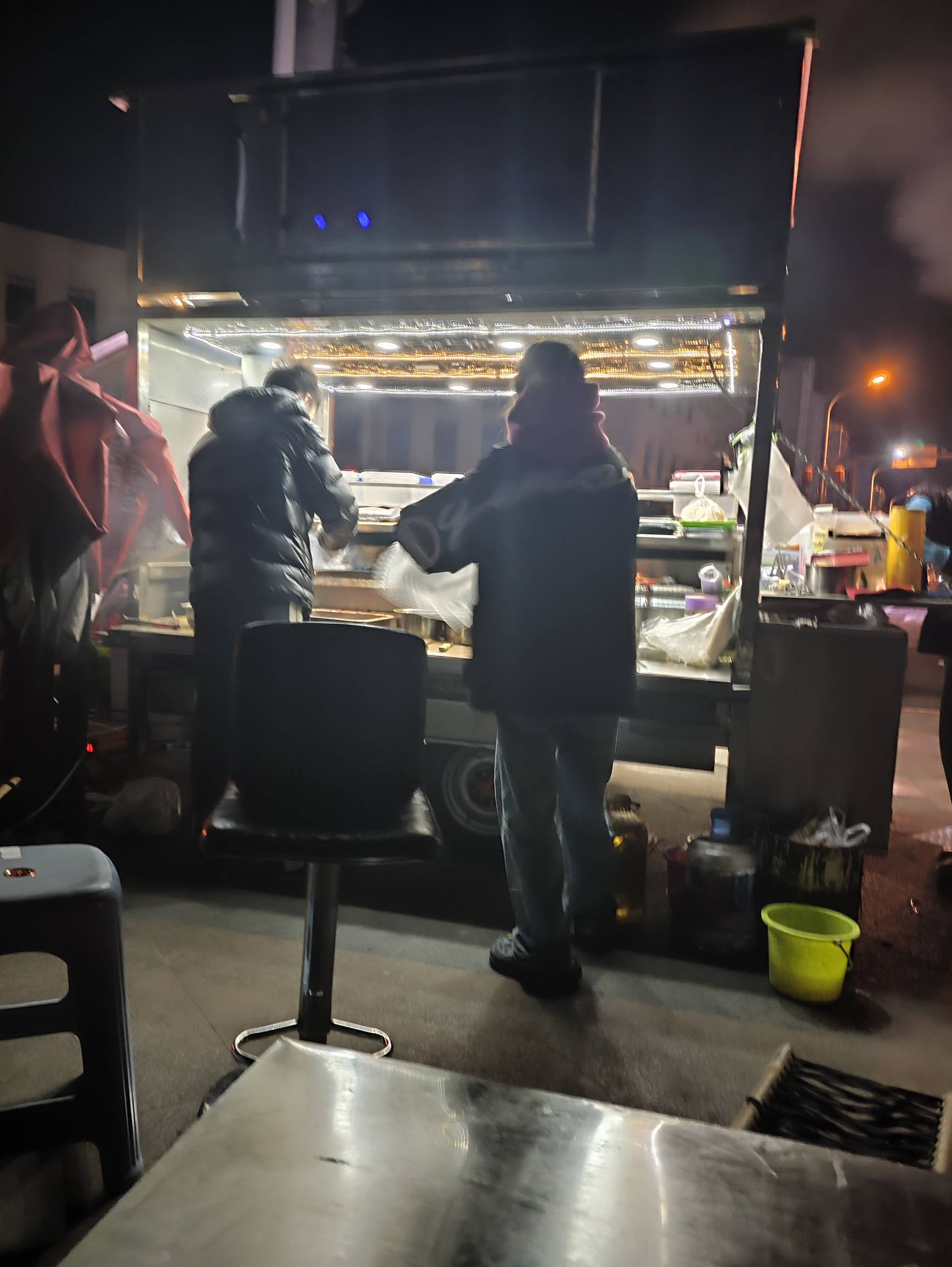 兄弟你说话啊啊，喝没喝多







58 / 作者:会飞的大鲨鱼 / 