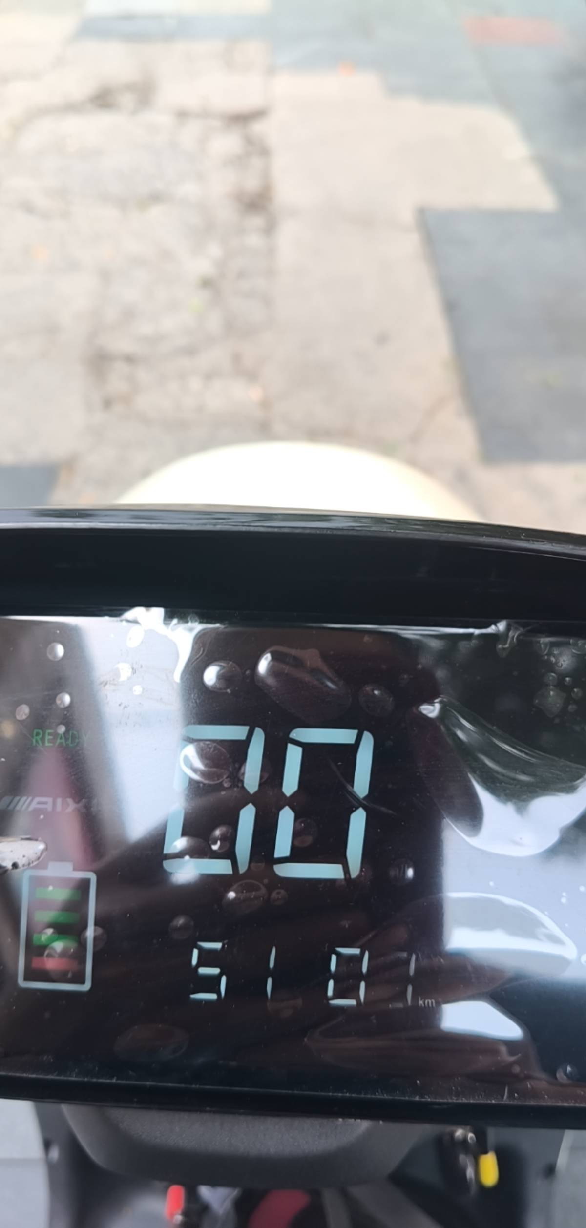 租了个电动车兜风去咯

6 / 作者:激进型选手 / 