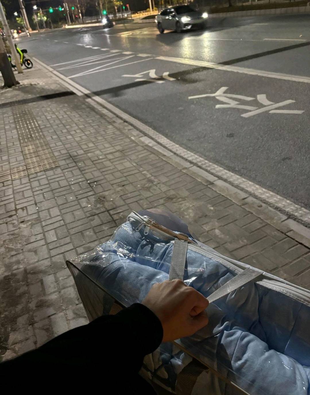 大晚上无处可去

70 / 作者:先天挂逼圣体 / 